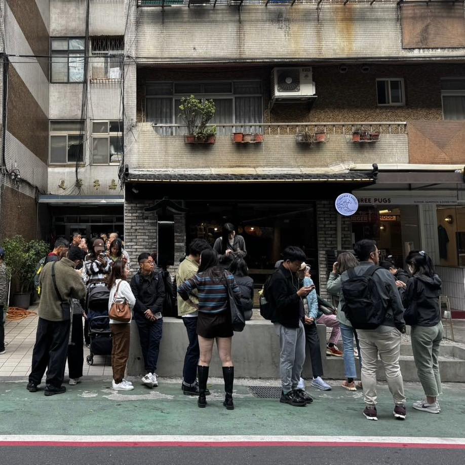 小杜麵館每日大排長龍，讓他覺得對消費者很不好意思。