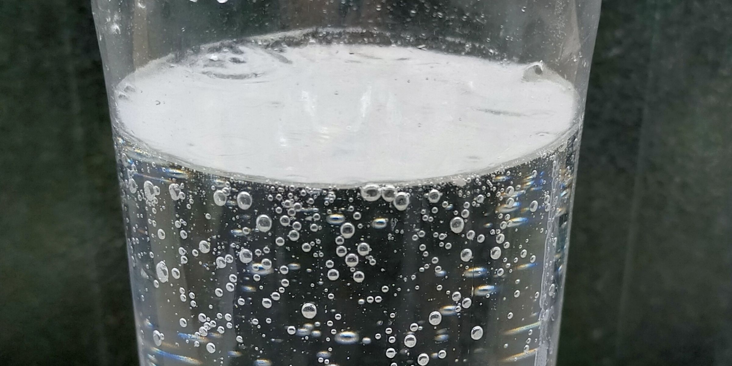研究發現「零糖」的氣泡水與代糖汽水都可能損害肝臟。(示意圖,photoAC)