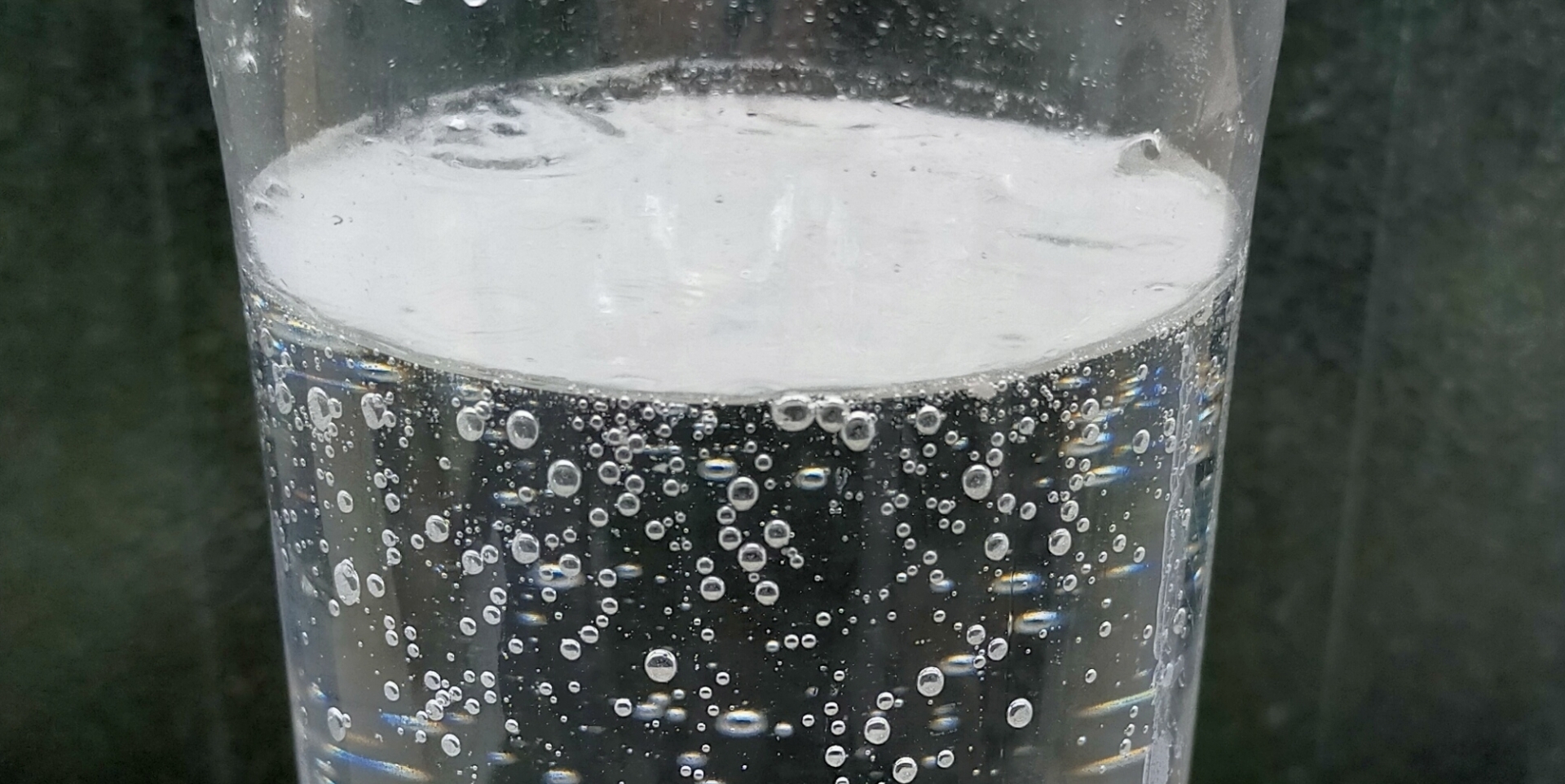 研究發現「零糖」的氣泡水與代糖汽水都可能損害肝臟。（示意圖，photoAC）