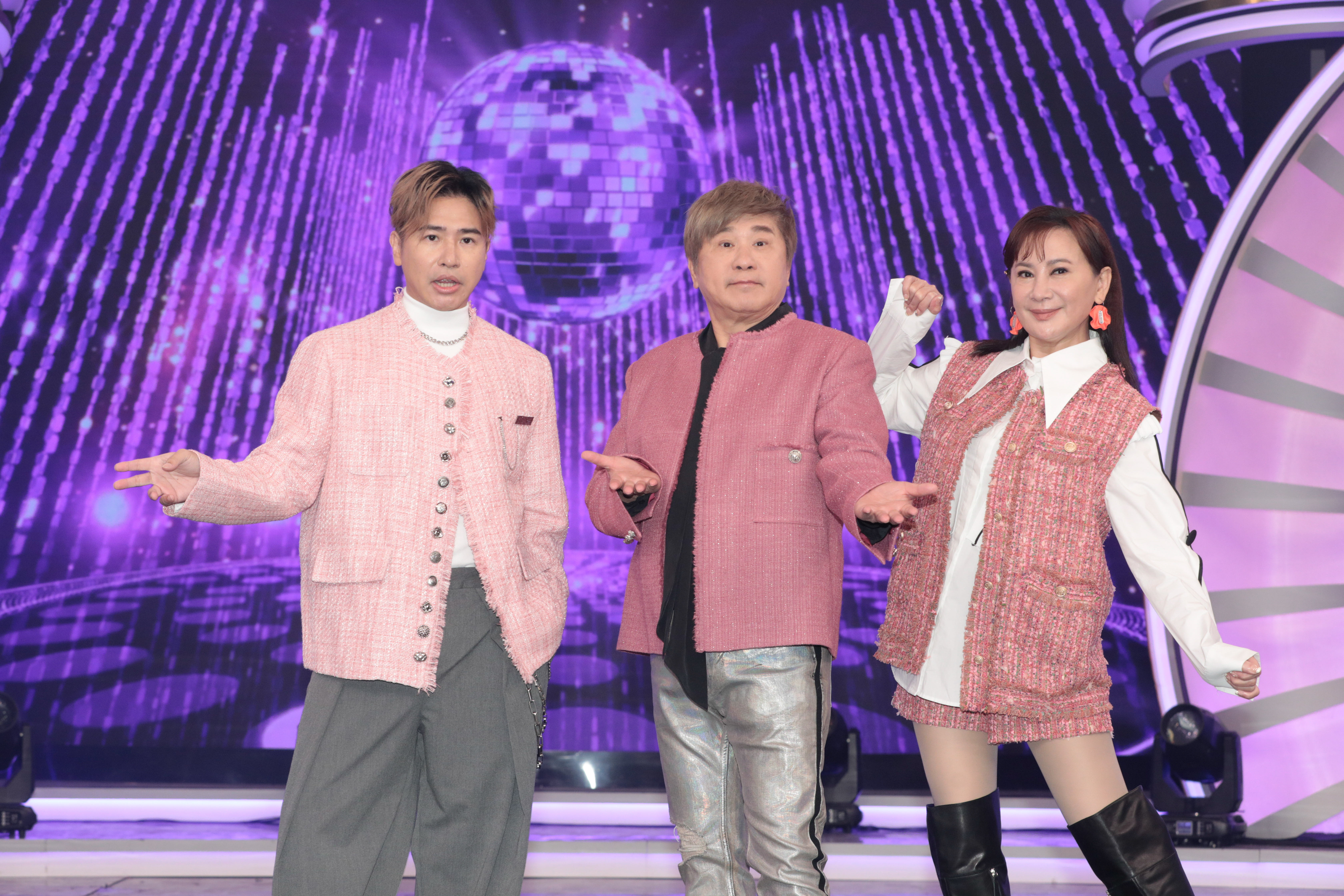 歐弟（左起）、胡瓜、陳亞蘭進棚錄製《週末最強大》節目。