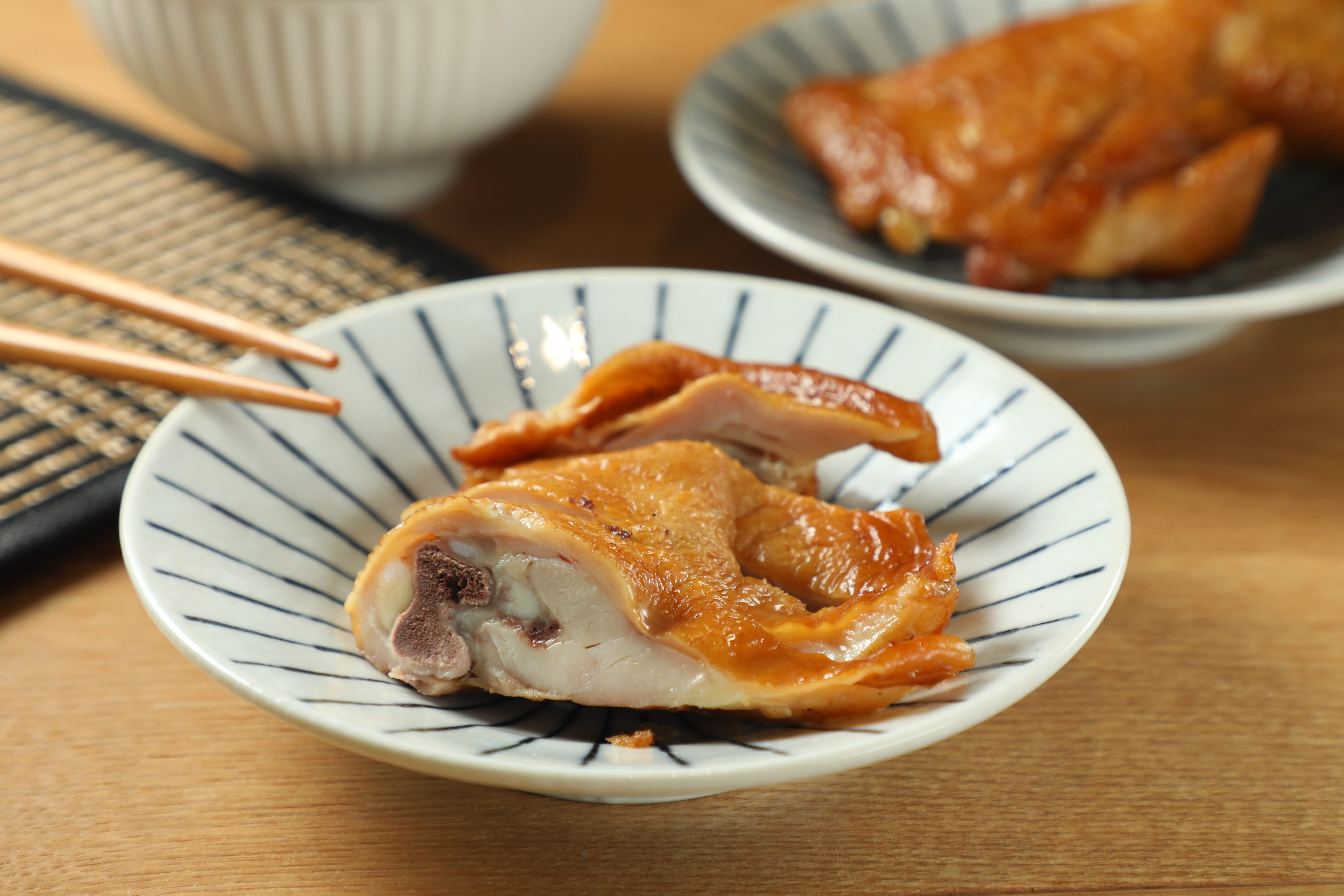 以前常幫兒子帶便當的「燻雞腿」,也是極品。(160~170元/隻)
