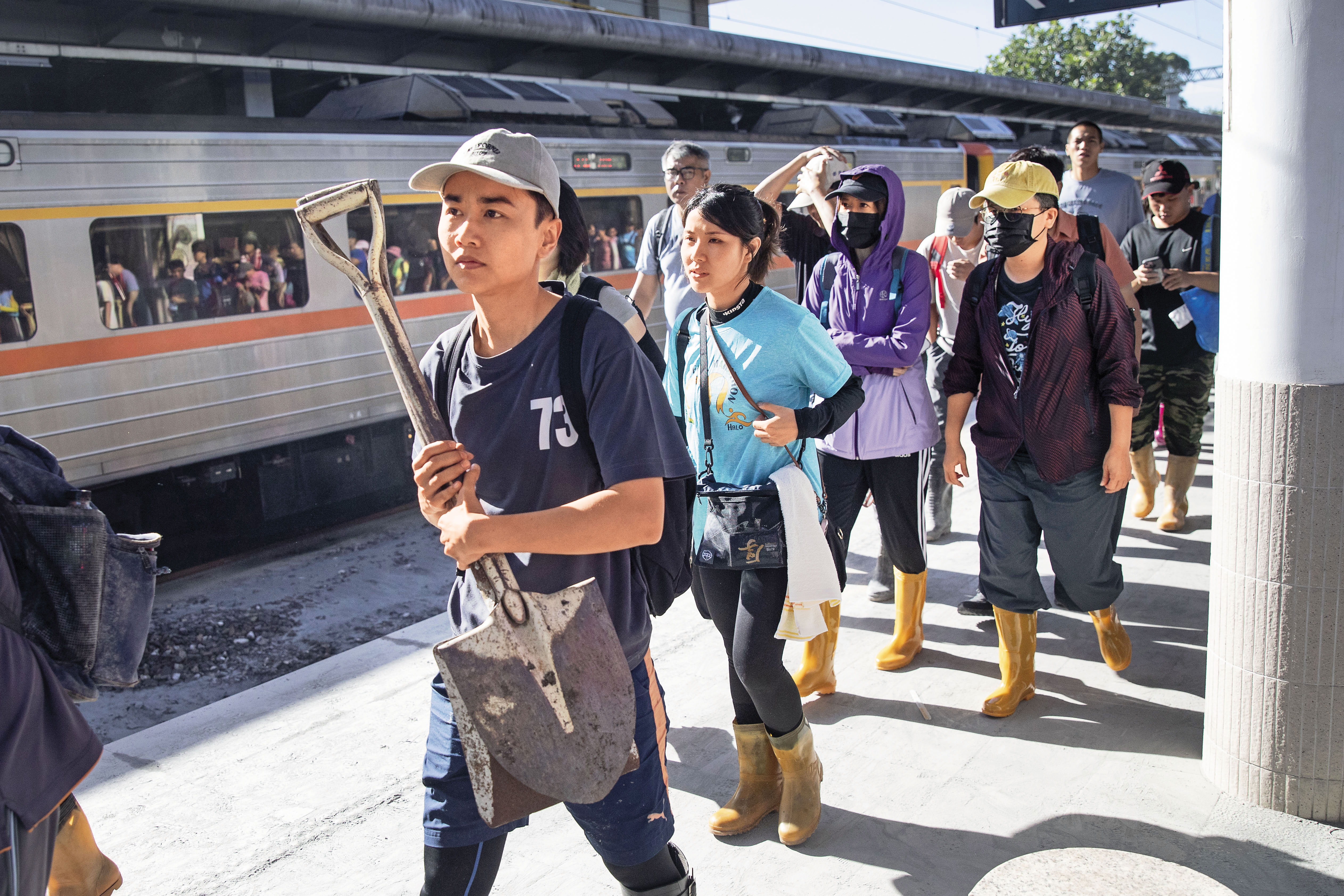 9月23日花蓮馬太鞍溪堰塞湖溢流，其後創下台灣史上民間動員救災最大力量，高達50萬人次湧入光復鄉。（林育緯攝）