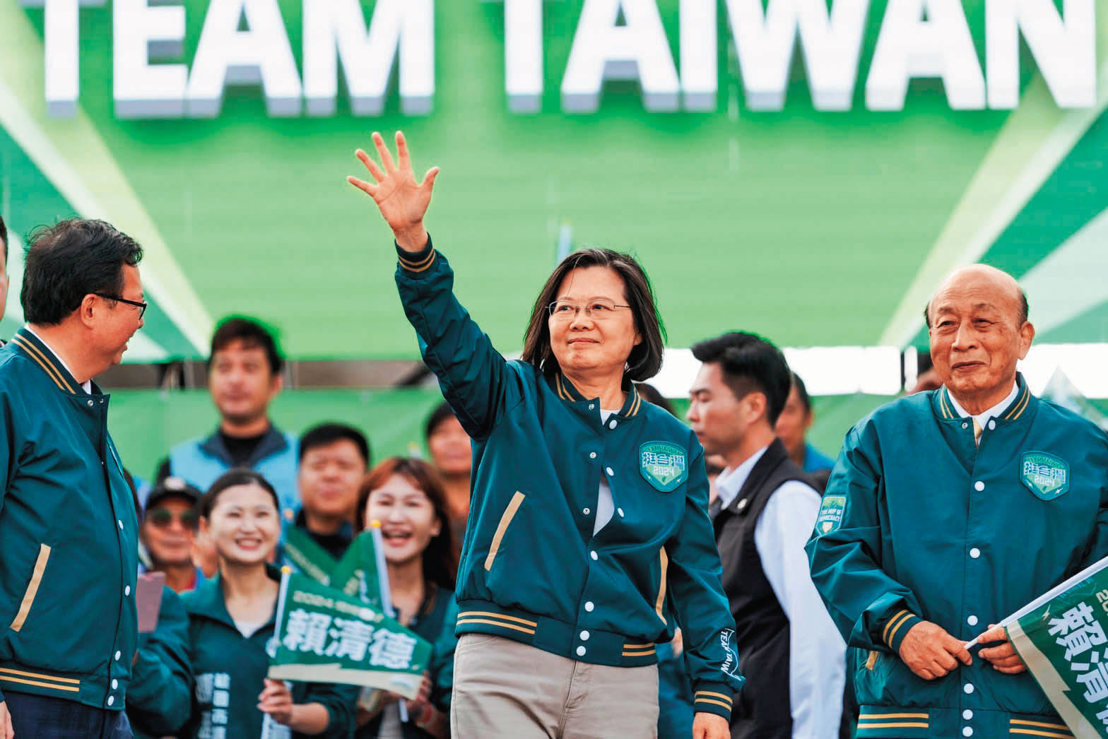 蔡英文（圖）路線受廣泛肯定，然而，繼任的賴清德選擇延續路線同時也受其框限。（賴清德團隊提供）