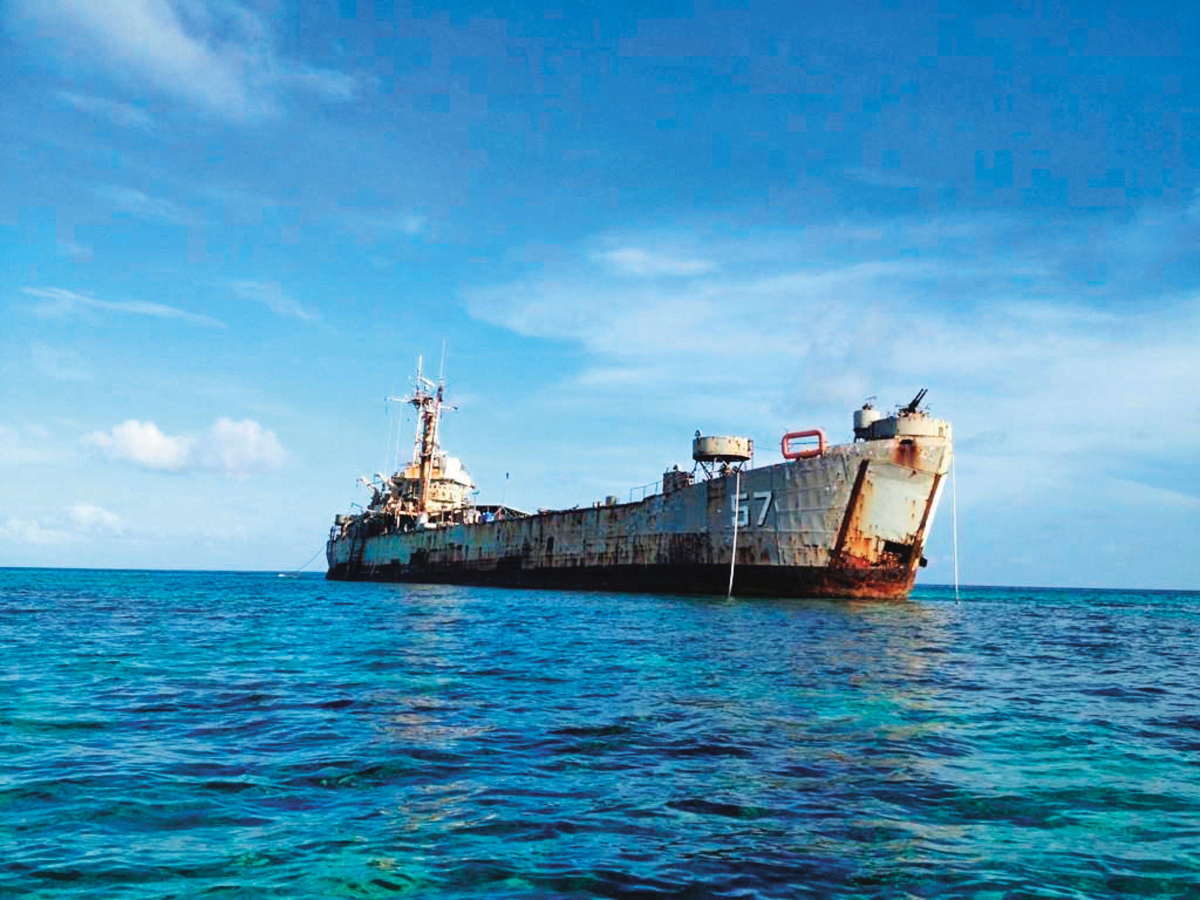 菲律賓馬德雷山號登陸艦（圖）的補給船隊，近日來屢與中國海警發生衝突。（翻攝NavSource網站）