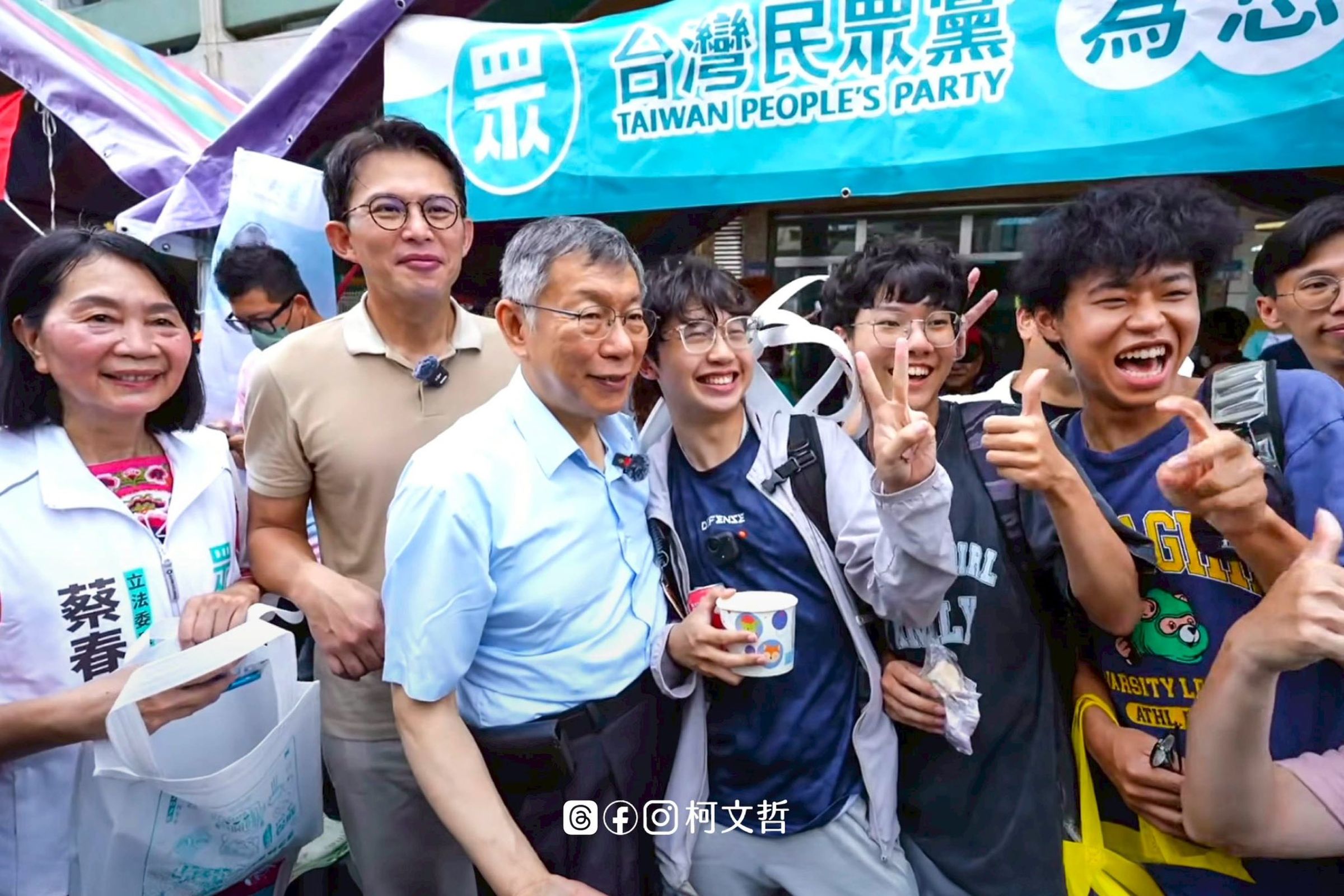 柯文哲參加白沙屯媽祖徒步進香。(翻攝柯文哲臉書)