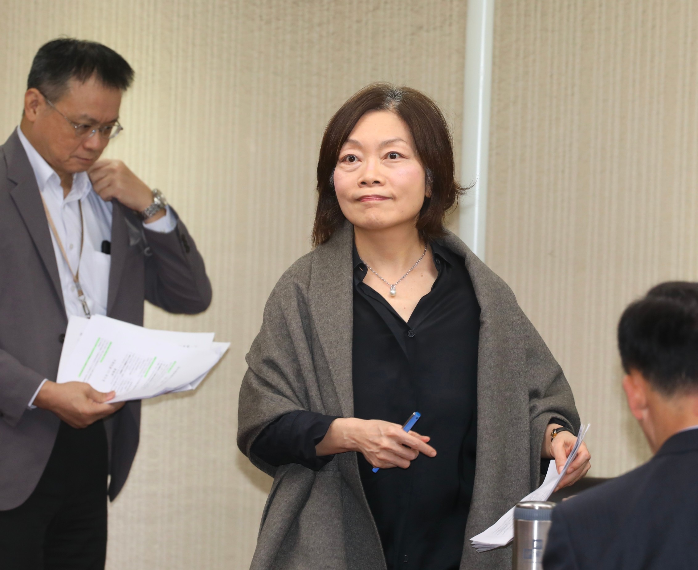 勞動部長何佩珊（圖），今日下午改口將直接對涉霸凌的北分署長祭出停職處分。