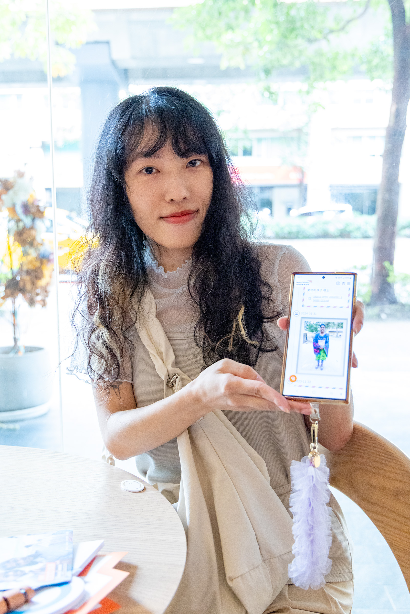 資助人劉小姐從對方5歲開始就成為其資助人,如今已12年。(世界展望會提供)