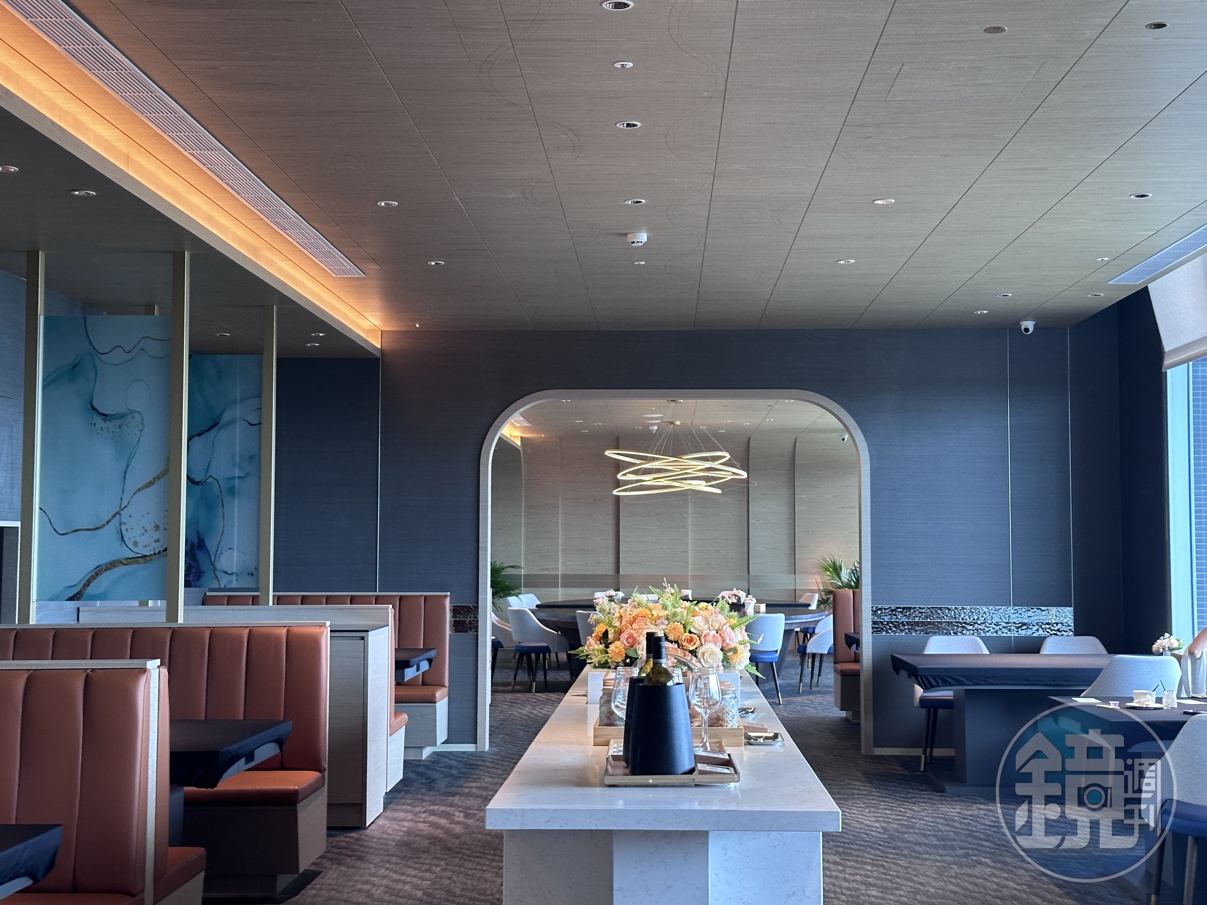 飯店內設有「archi 藝廚」「pelago 百匯廚」「coco 椰林」等餐廳酒吧,可嘗到在地直送海鮮。