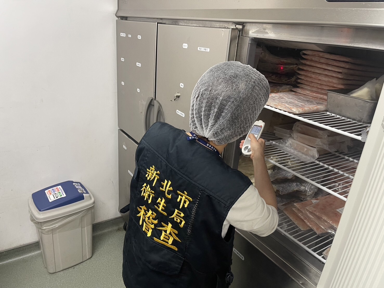 新北衛生局完成清查12家分店，除兩家持續暫停營業，7家分店缺失改善，僅3家合格。（新北衛生局提供）