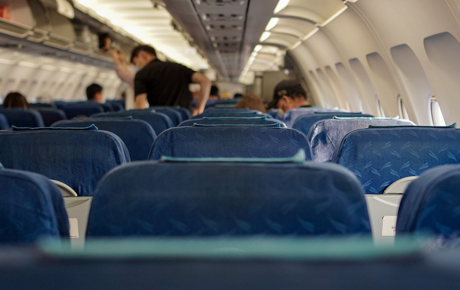 國外一名機師日前拍片分呼籲,旅客若在搭機前有感冒不適症狀,切勿勉強搭機。(示意圖,pixabay)