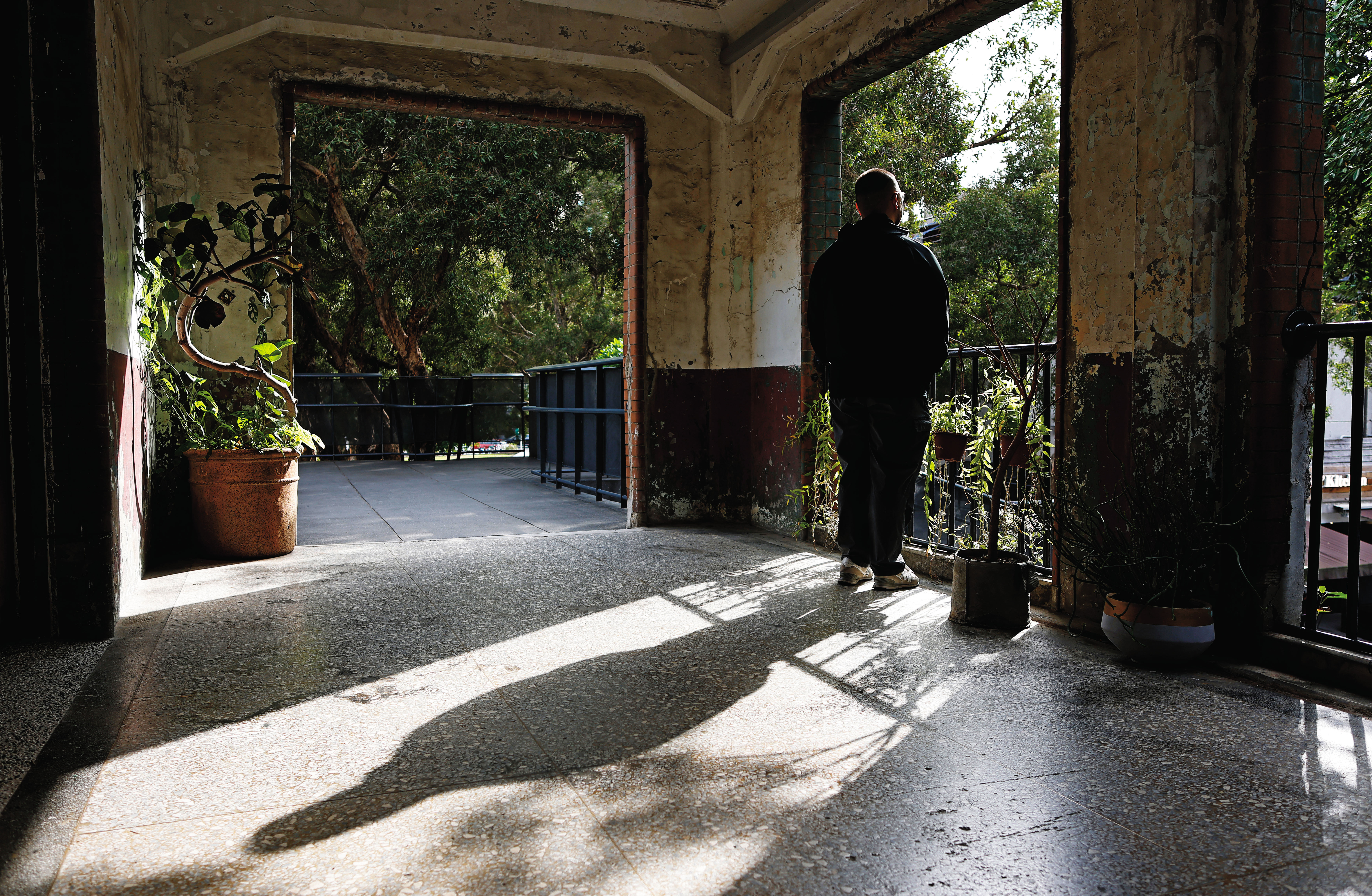 事後小陽與女友一起進行諮商、走過性暴力的傷害。