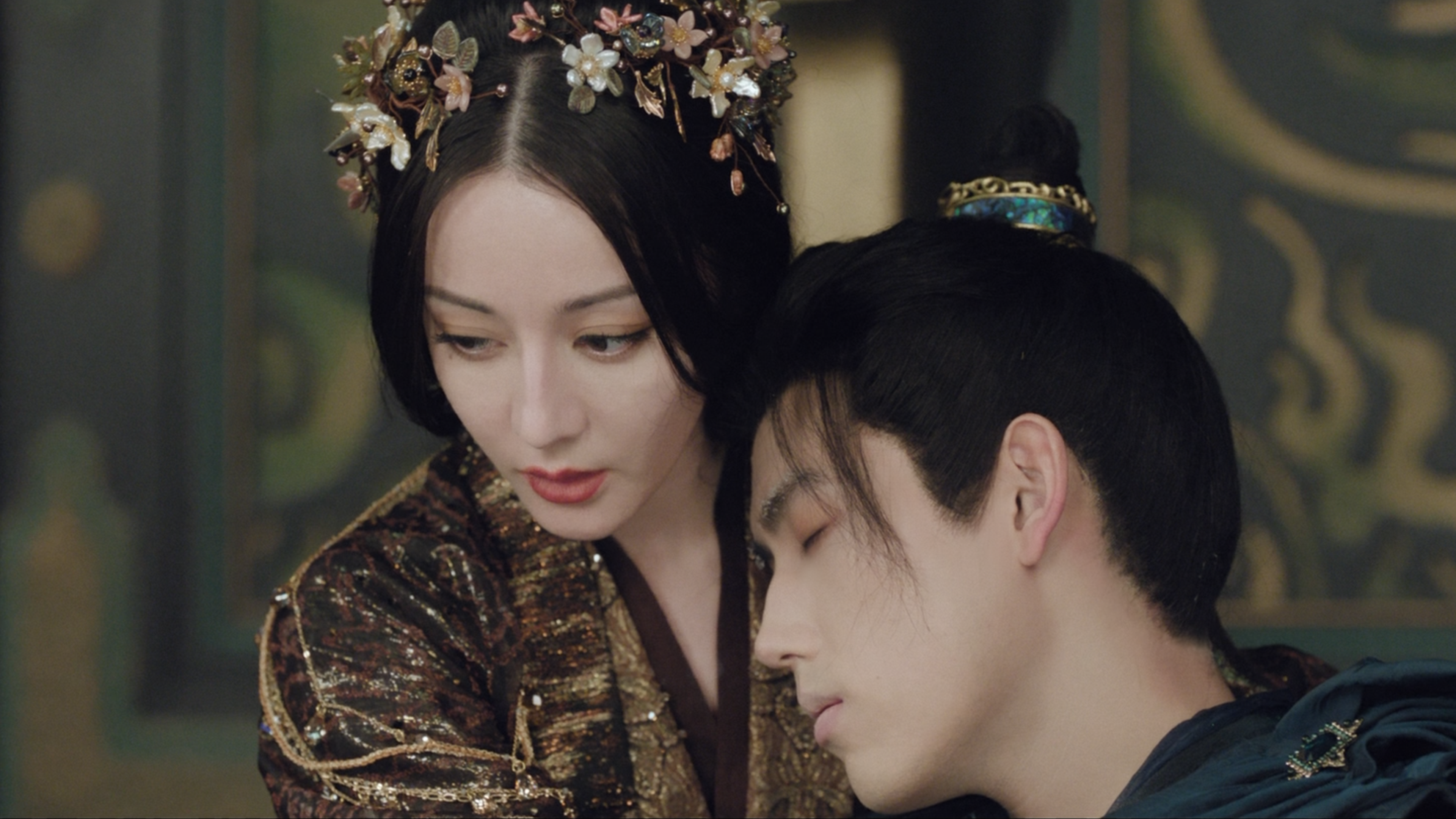 迪麗熱巴、陳飛宇上演長達4百年的極致虐戀。（Disney+提供）
