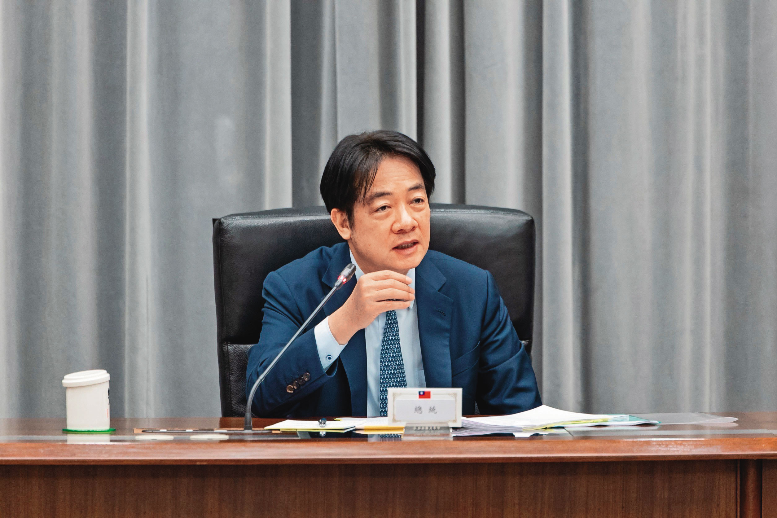 賴總統上任後一直活在蔡英文的陰影下，上週起，他正式告別蔡英文。在兩岸關係上，走出了自己的路。（總統府提供）