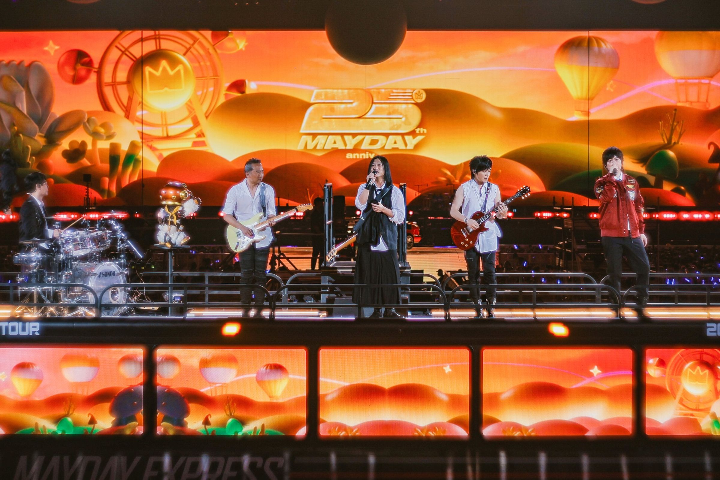 五月天香港演唱會臨時更動日期讓粉絲不開心。（翻攝相信音樂FB）