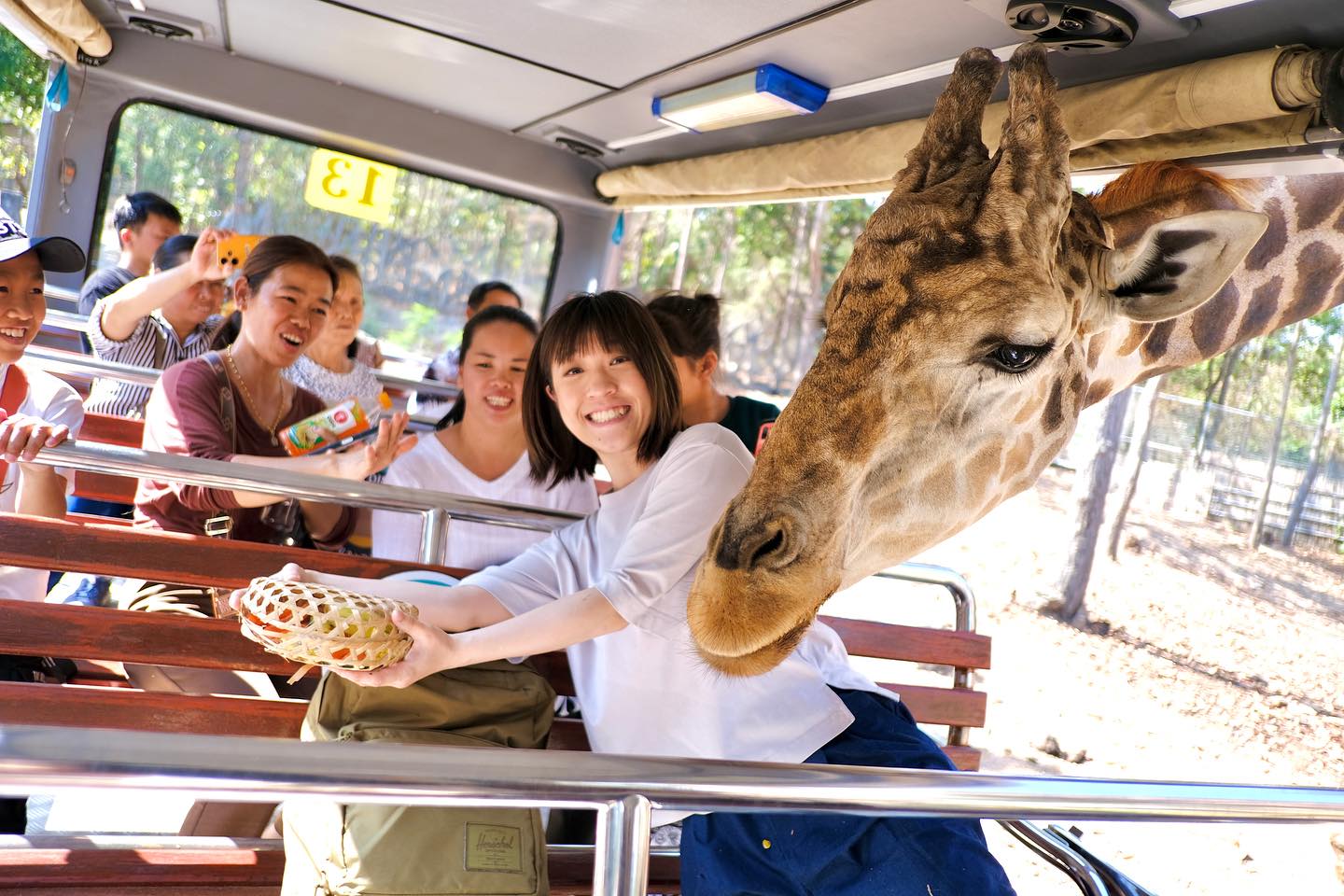 女星小球是樂團棉花糖的主唱，也在舞台劇、電影、電視劇中演出，試圖經營社群發文感嘆時事，結果害到自己慘遭炎上。（翻攝臉書）