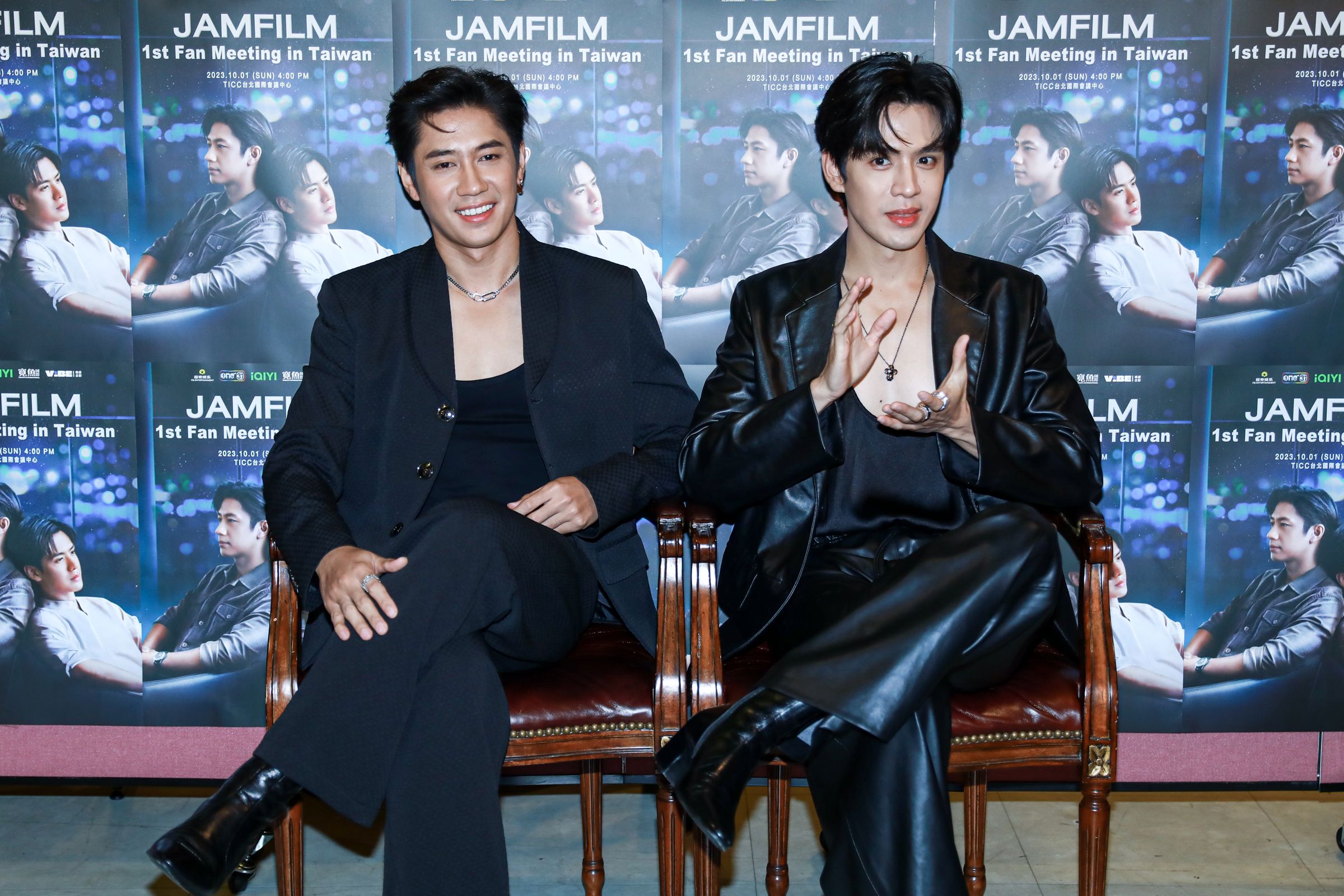 Jam(左)和Film兩人首次來台,接受台灣媒體訪問時透露從小都超愛看《流星花園》。(寬魚國際提供)