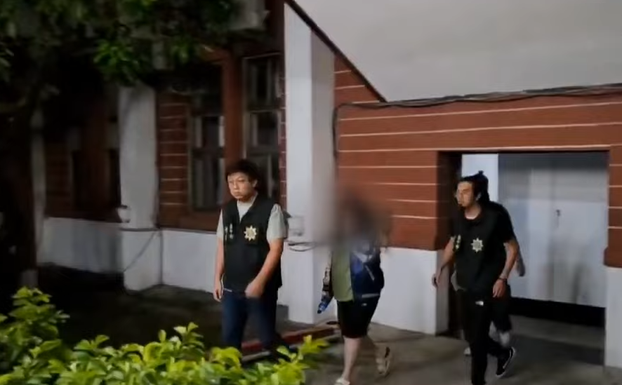 李姓女團購主被查出新事證，今凌晨遭羈押禁見。（鏡新聞）