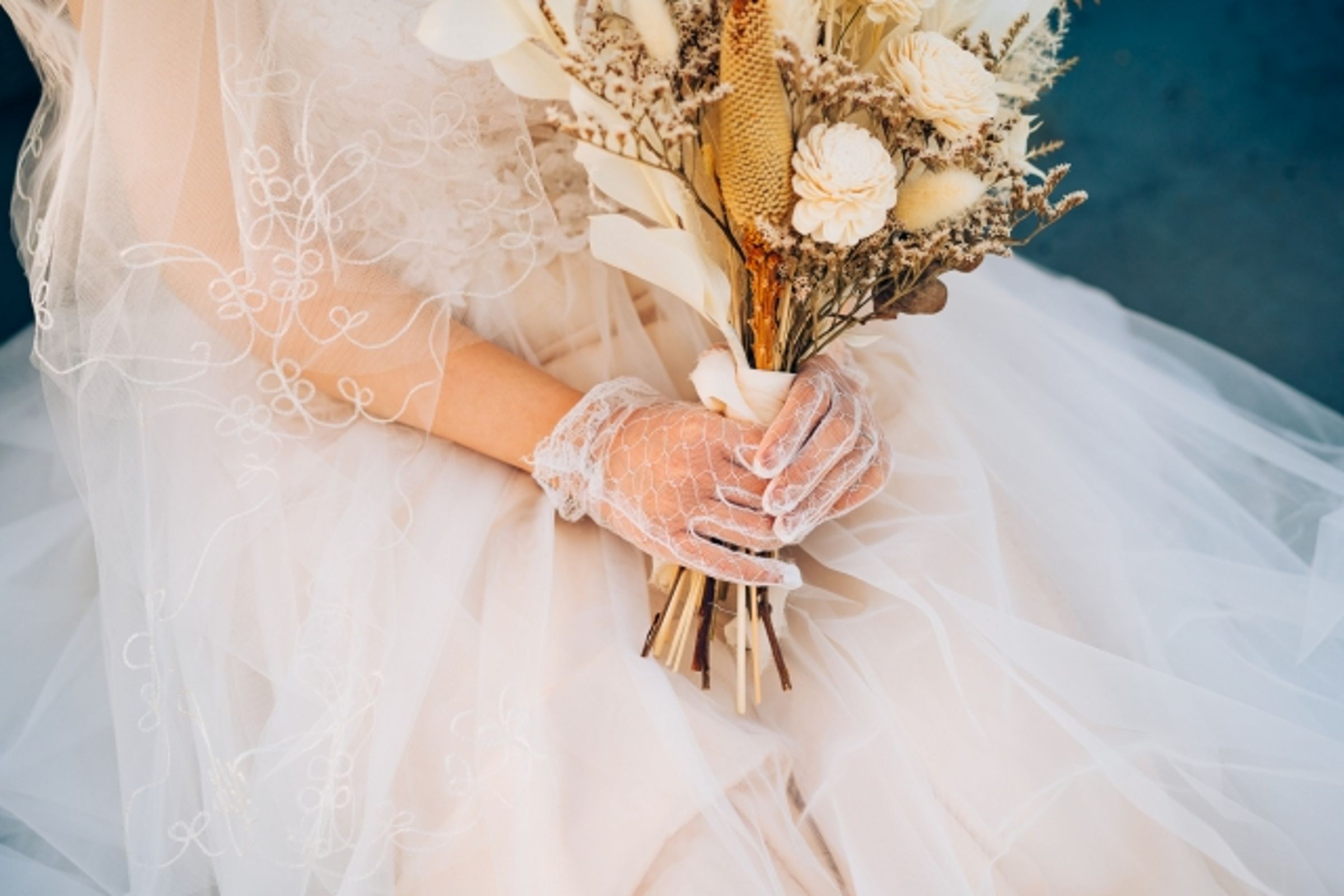 伊拉克國會21日通過9歲以下女童合法結婚,引發國際關注。示意圖。(photoAC)