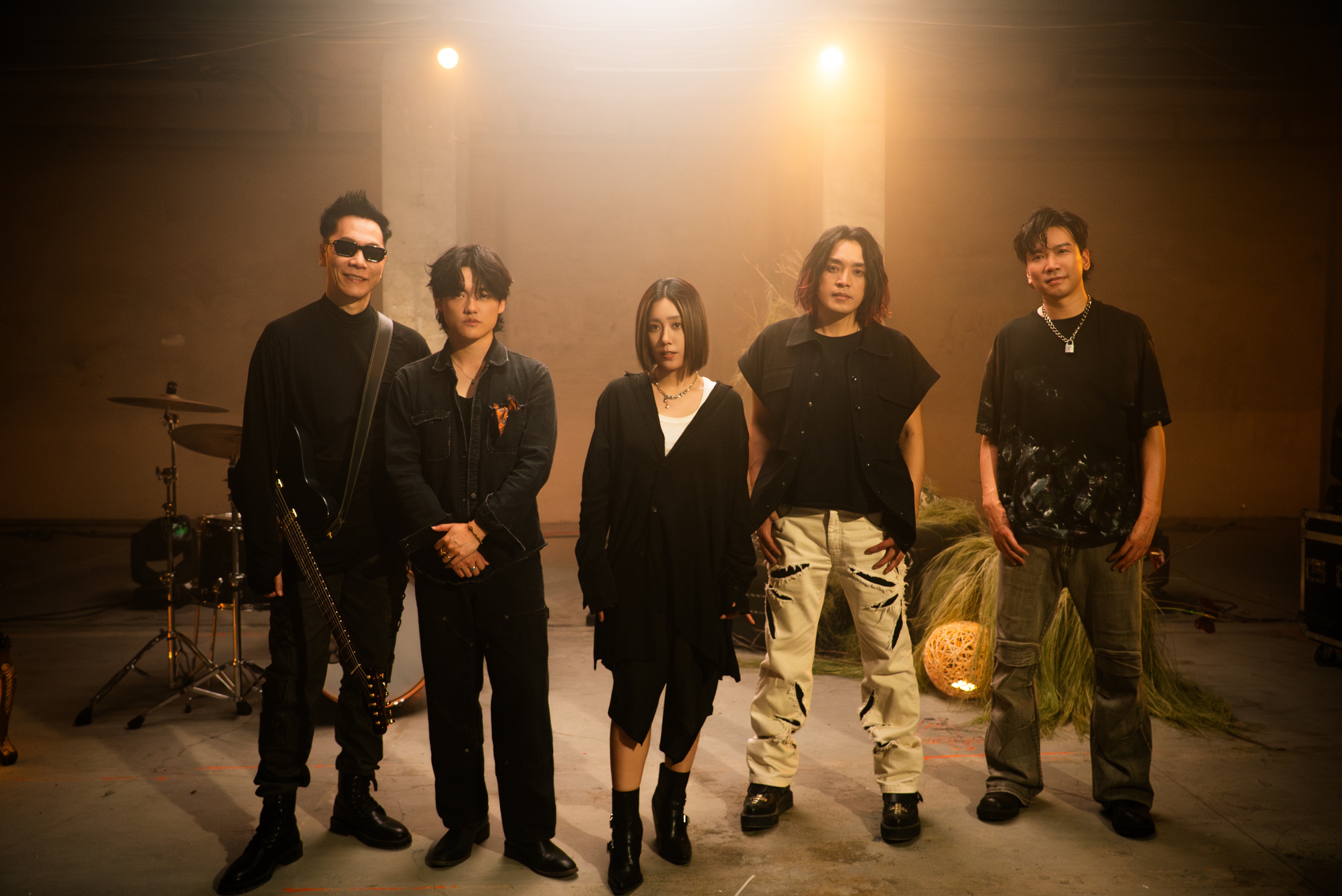 小男孩樂團出道十年推出第五張專輯，喊話音樂人來合作。（滾石音樂提供）