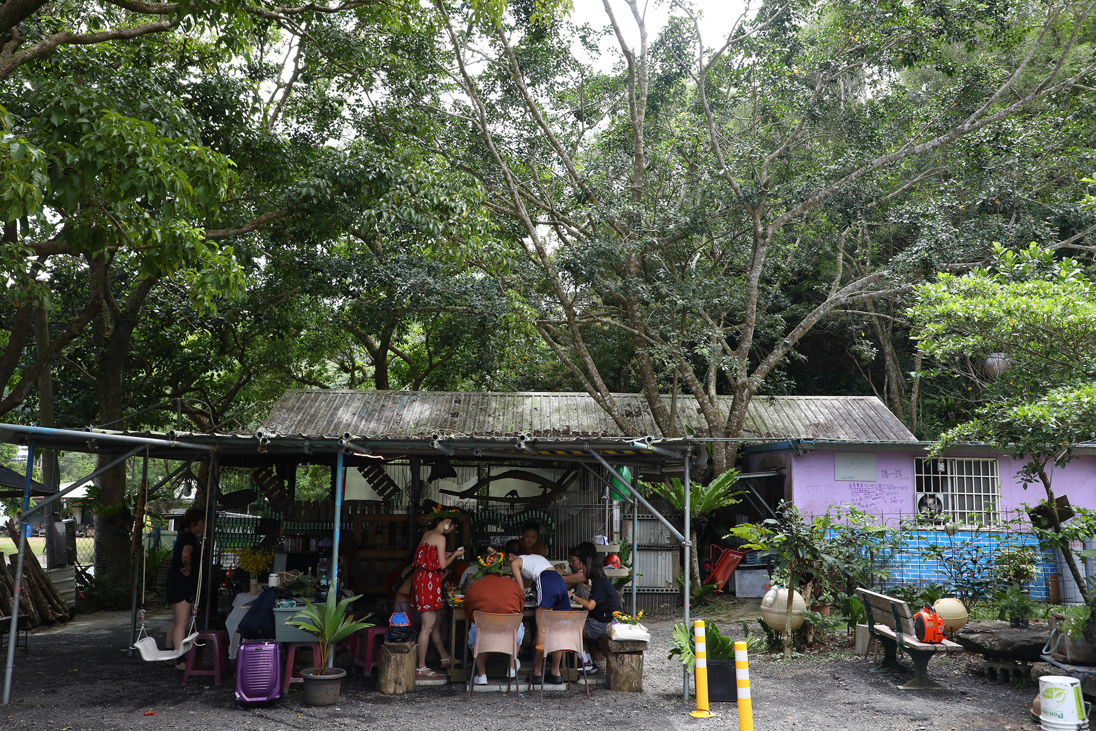 「姥姥們的柴燒日常—走進部落」行程的集合地點「我就知道原住民風味餐」，平常也是一間餐廳。