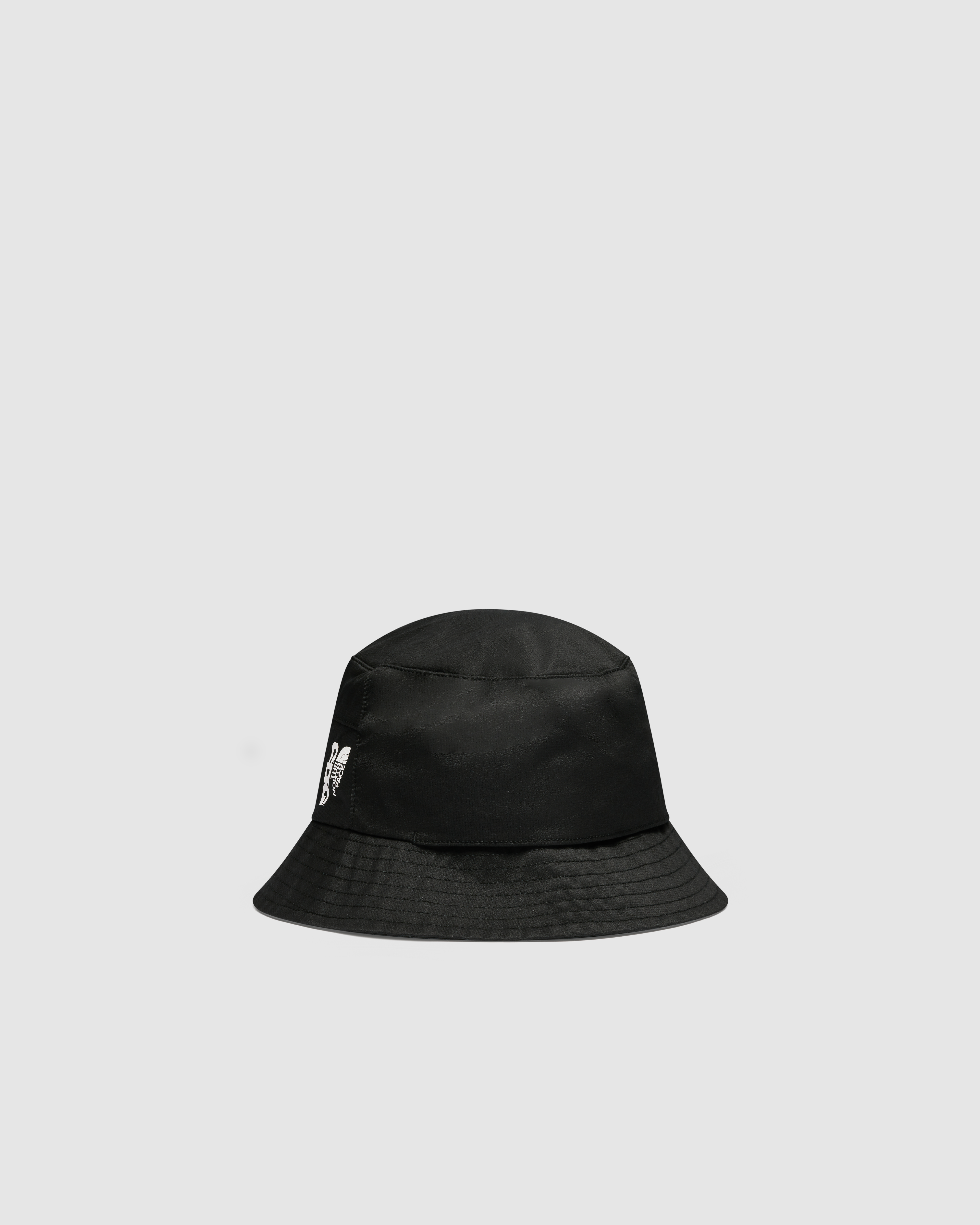CDG x TNF秋冬聯名系列輕量漁夫帽。NT$2,380（喜事集團提供）