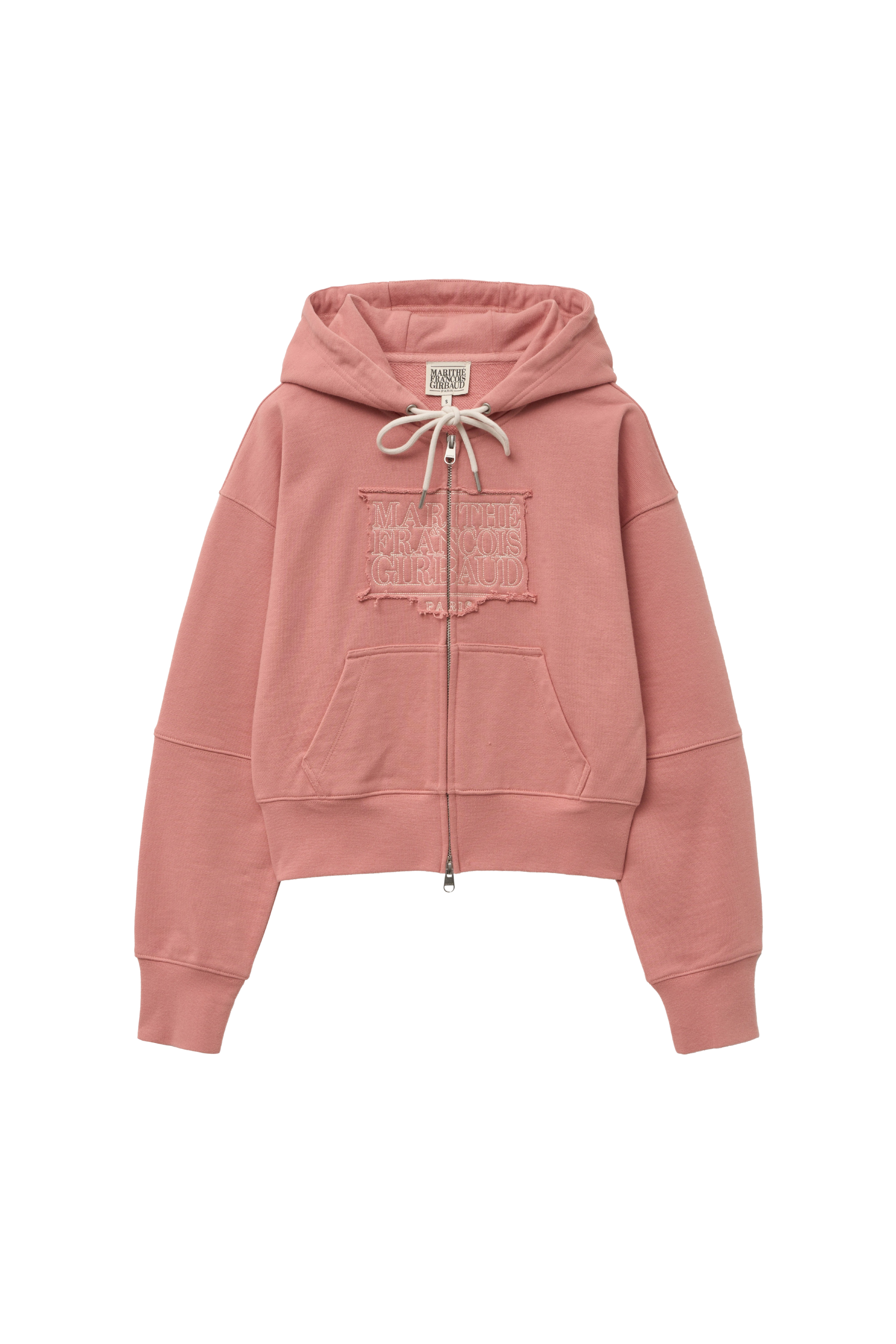 珊瑚粉短版LOGO拉鍊帽T。NT$3,690（MARITHÉ FRANÇOIS GIRBAUD提供）