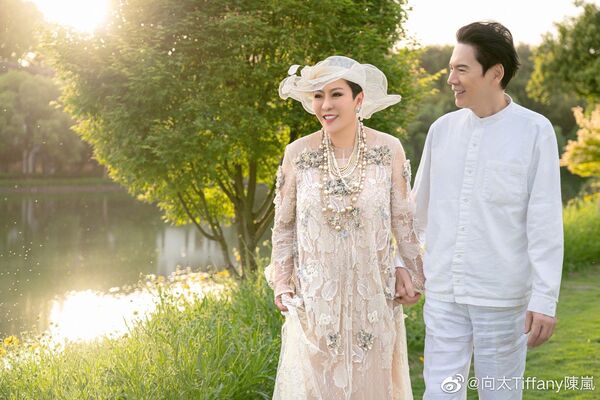 向華強表示分房不影響感情，兩人日常仍多半時間相處在一起。（翻攝自向太微博）