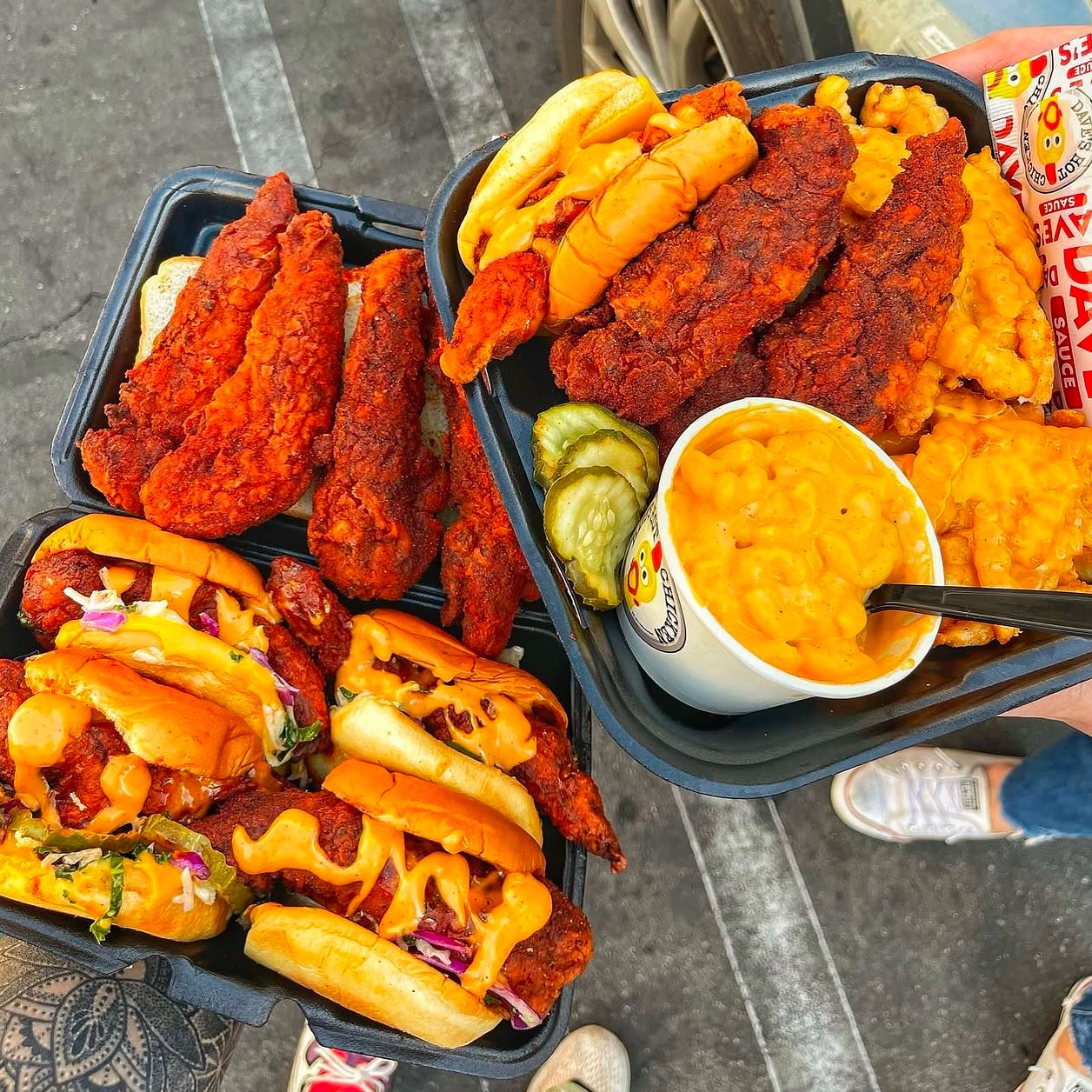 Dave’s Hot Chicken被以近300億元收購多數股權。（翻攝自臉書@Dave's Hot Chicken）