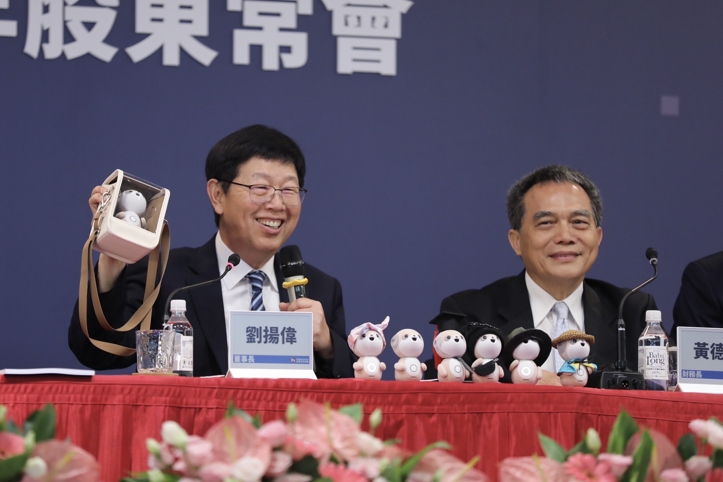 鴻海集團董事長劉揚偉回台行程馬不停蹄，又攜手大咖深化AI佈局。