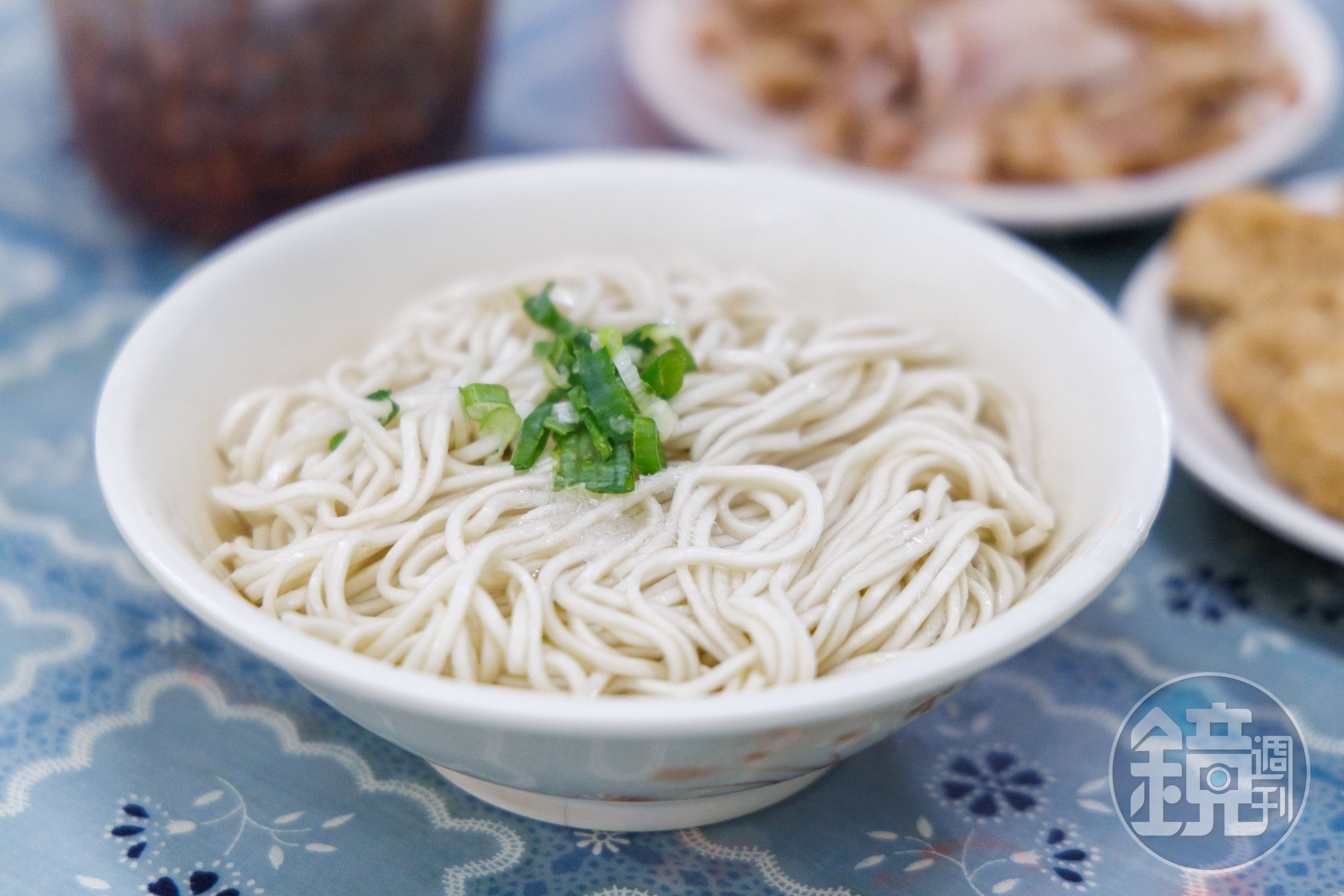 每桌必點的「乾拌麵」,調味簡單卻很美味。(40元/小碗)