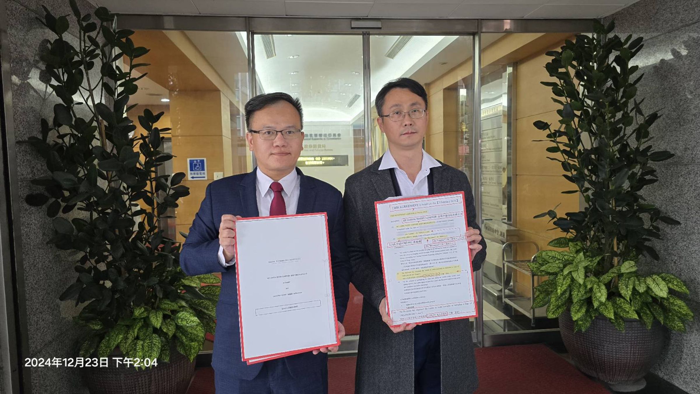 誠美材總經理連巍鐘被爆出拖欠港商250萬美元未還,港商透過律師跨海追討。(葉建偉提供)