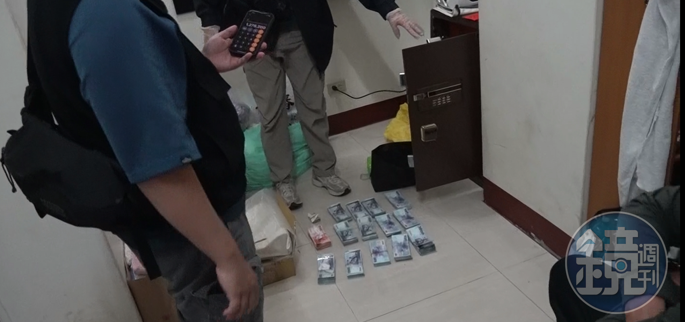 新竹水房查扣之現金。(警方提供)