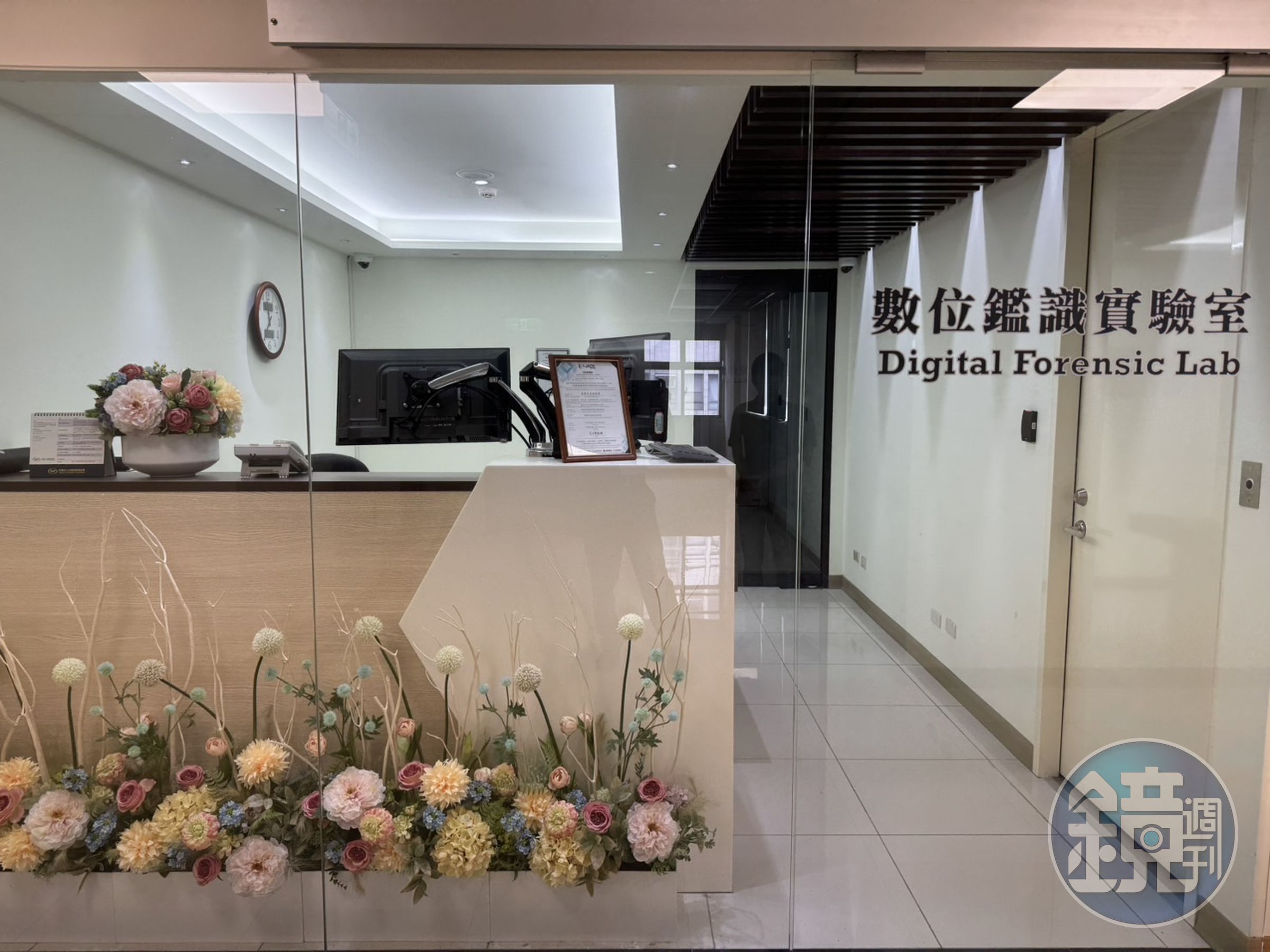 高檢署科偵中心首曝光,包括M化車基地、法拉第袋、手機分析與測謊室全都包,成為打擊犯罪一大密技。(本刊資料照)
