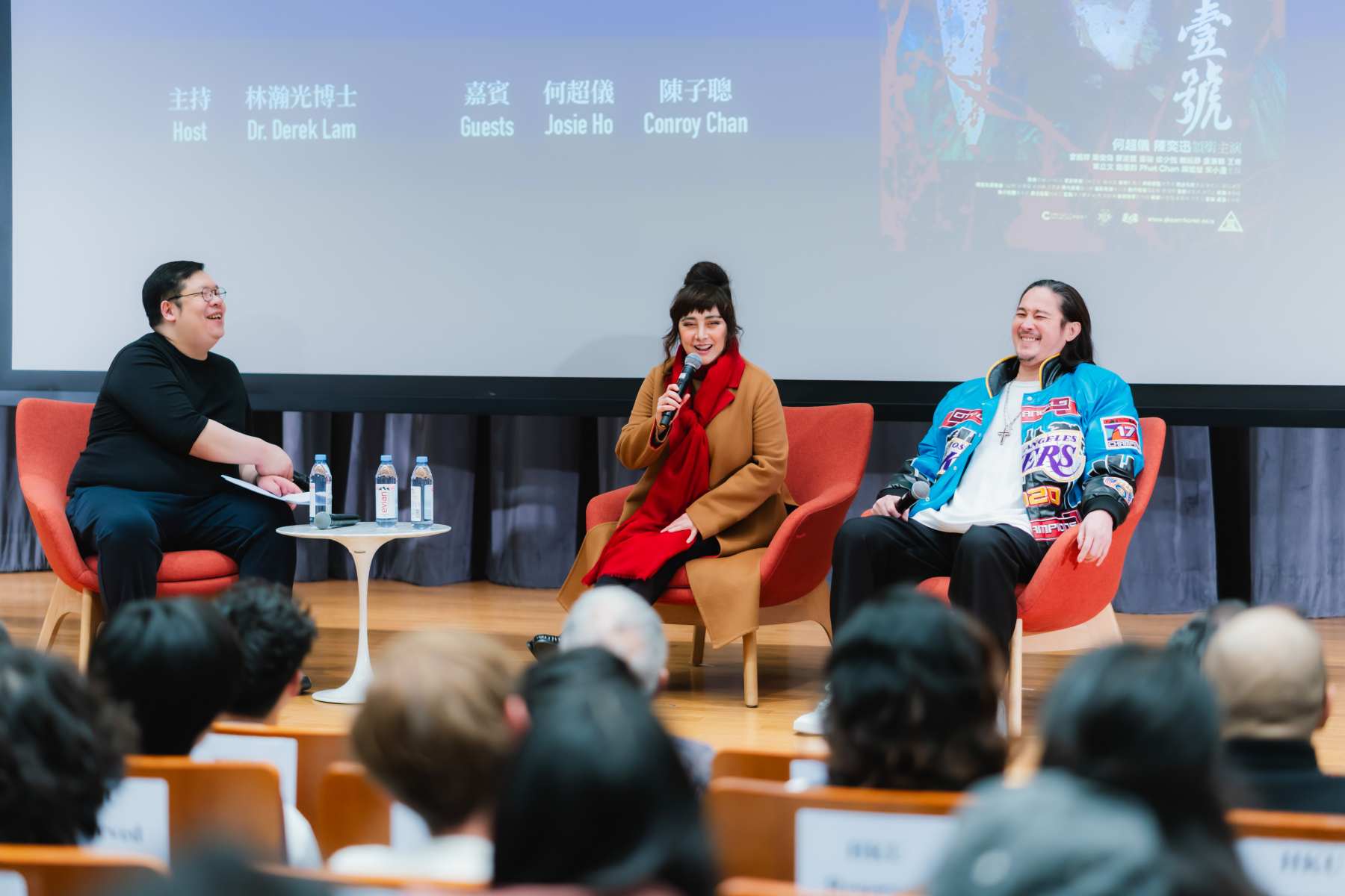 何超儀主演的邪典經典《維多利亞壹號 國際版》以「一刀不剪」的最血腥暴力版本重返大銀幕,她與老公陳子聰出席港大特別放映會。(85Films提供)