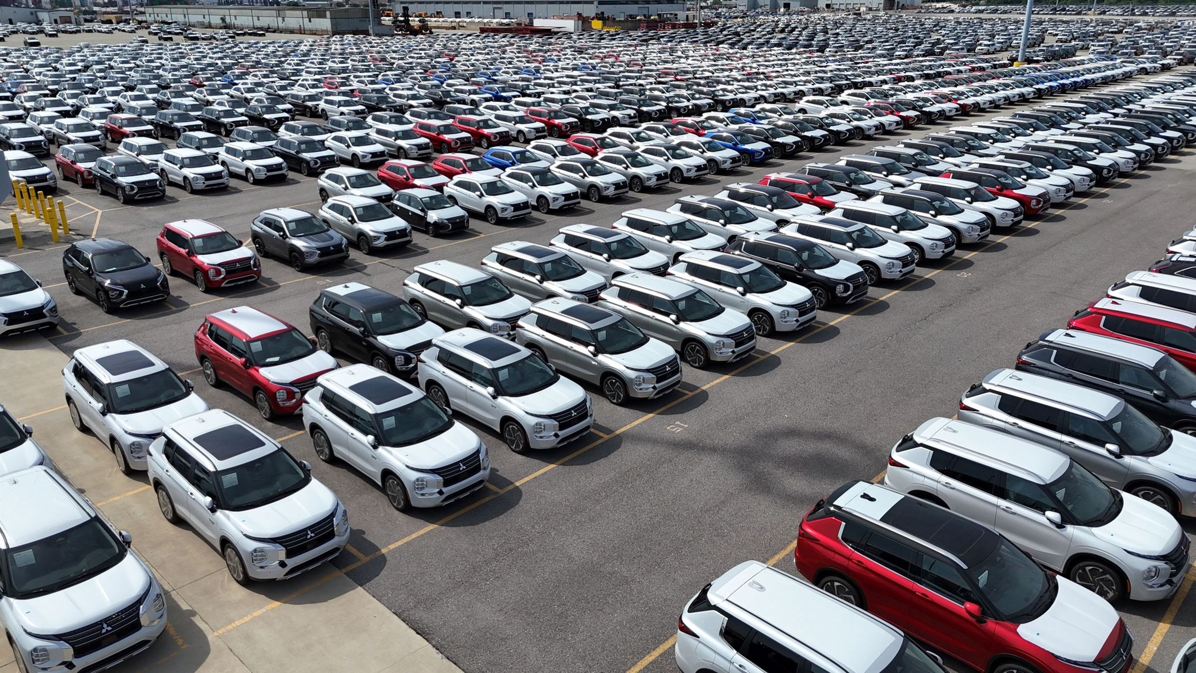 台灣車市受關稅、貨物稅等亂流影響，至今買氣仍未回溫。（翻攝自Port of Baltimore臉書）