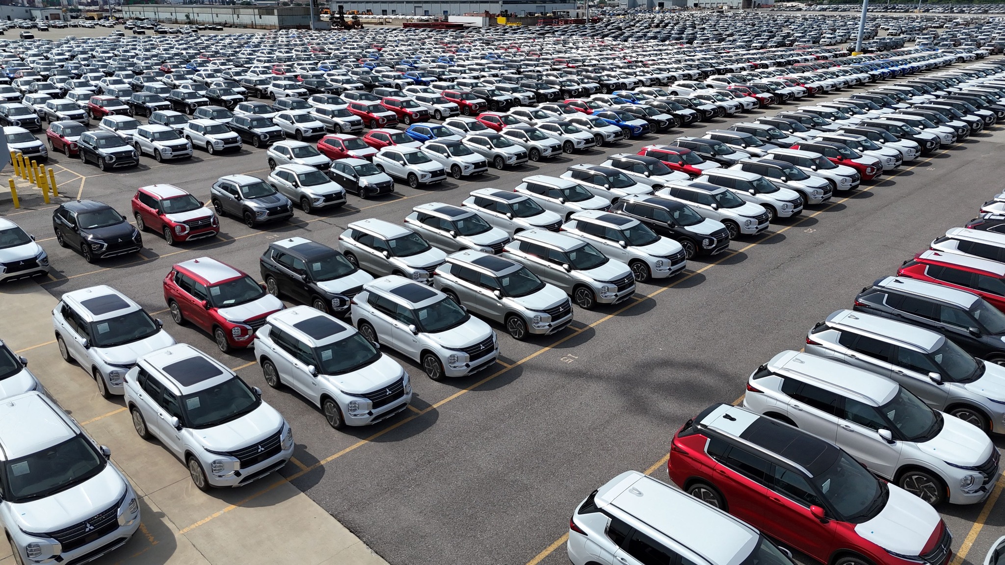 台灣車市受關稅、貨物稅等亂流影響，至今買氣仍未回溫。（翻攝自Port of Baltimore臉書）