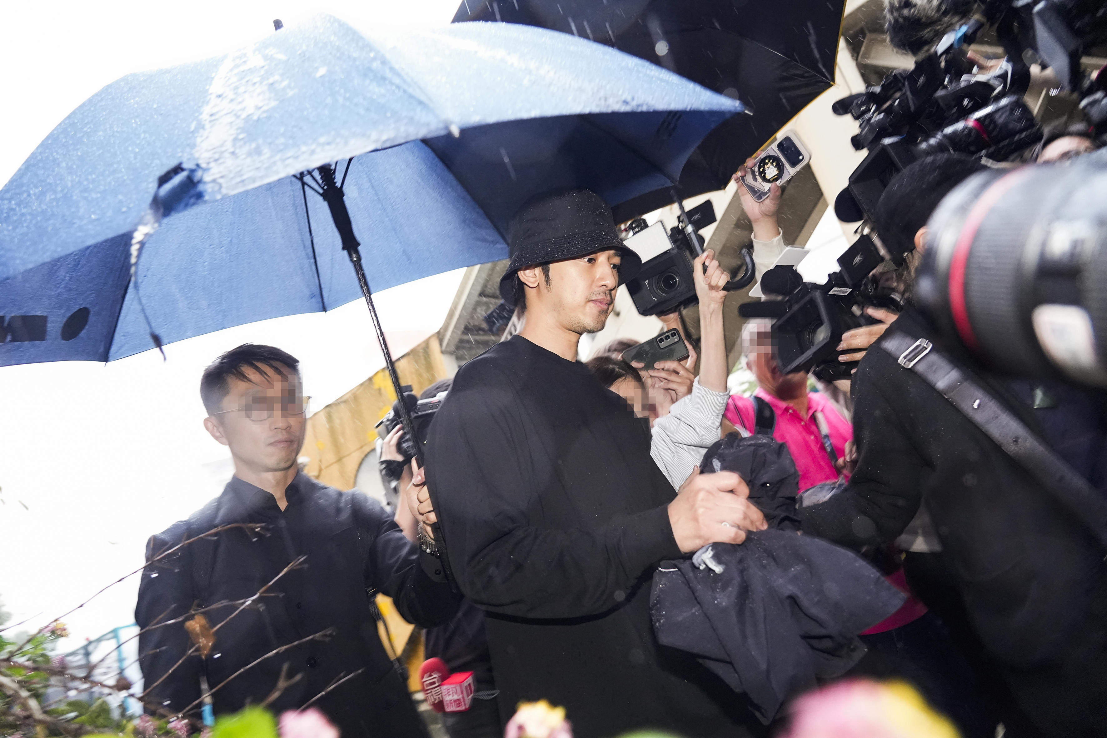 陳柏霖花10萬元造假高血壓病例躲兵役,卻花了50萬元交保。