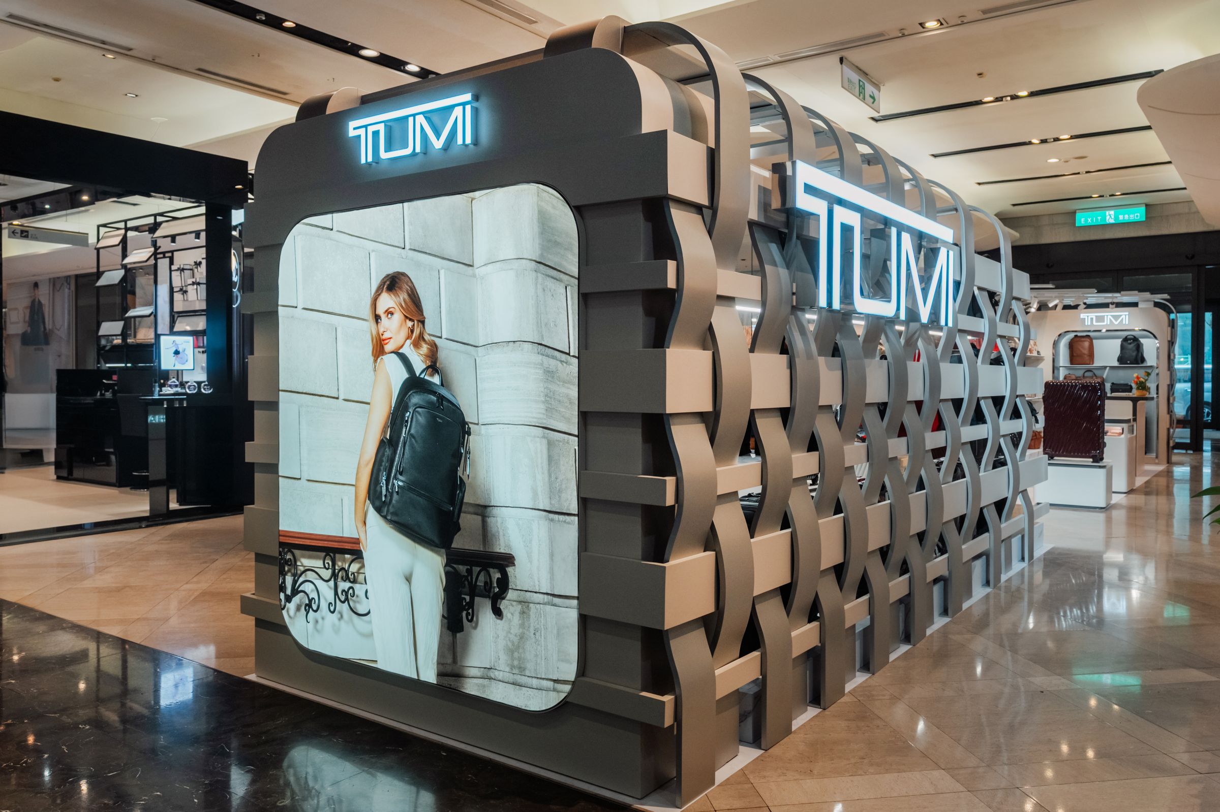 TUMI期間限定概念店位於台北新光三越信義新天地A9館1樓。（TUMI提供）