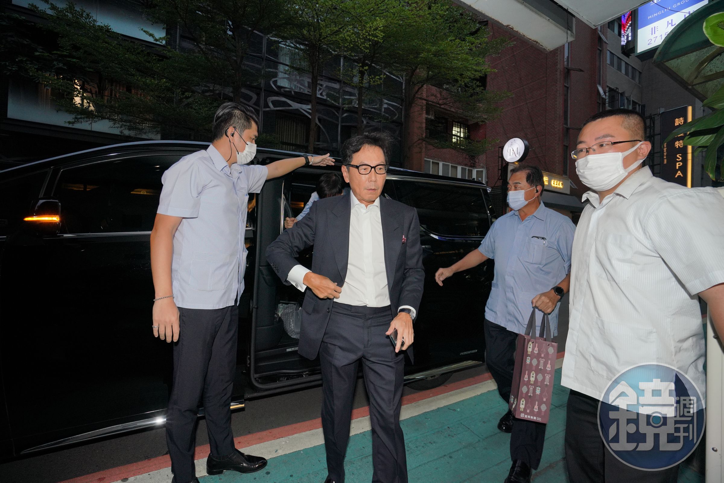 台灣大董事長蔡明忠出席餐敘。