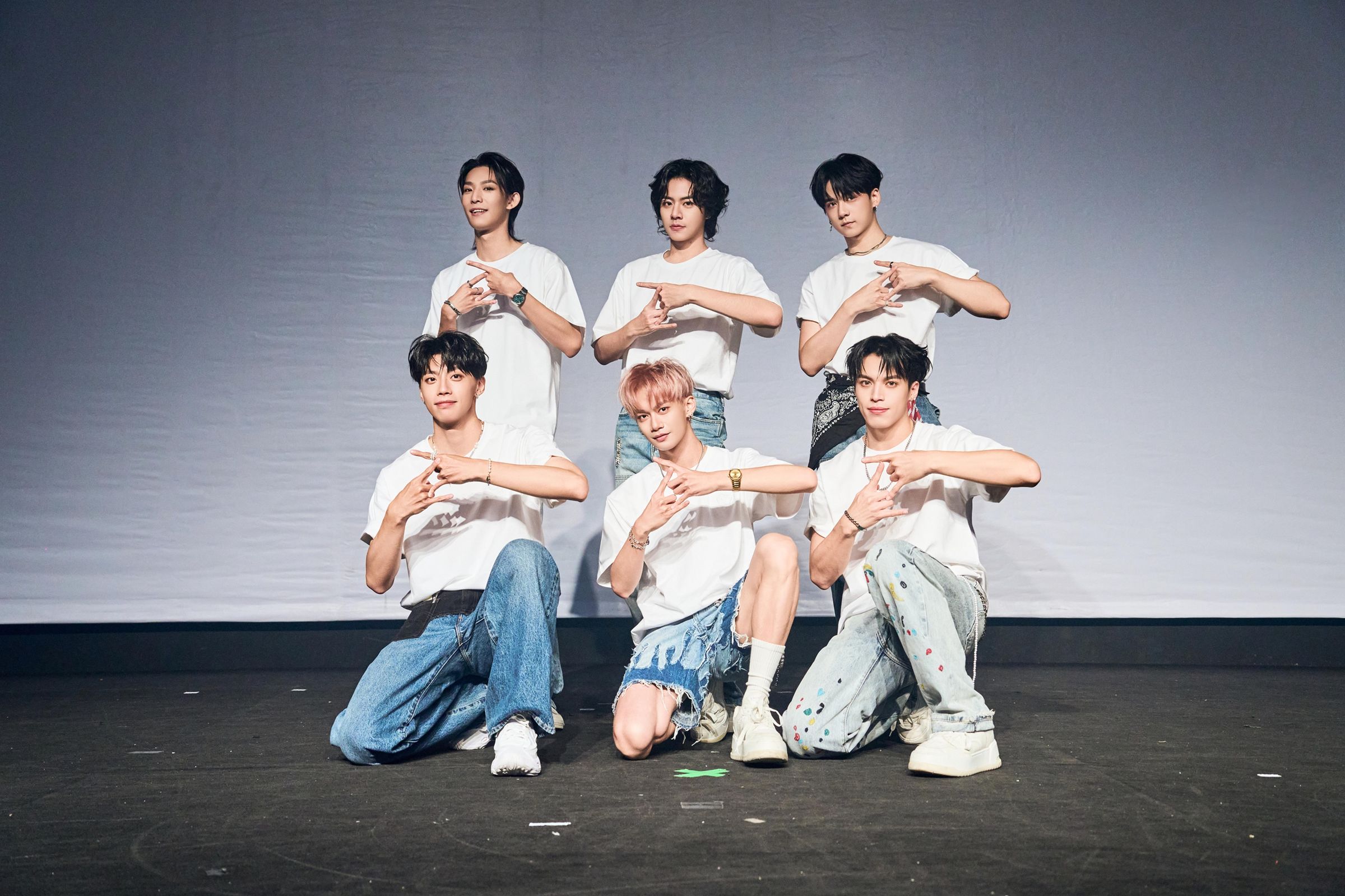 Ozone舉辦北中南3場「Ozone 3週年 FANCON：Never Been」，第2場台中站週末登場，粉絲熱情擠爆現場。（索尼音樂提供）