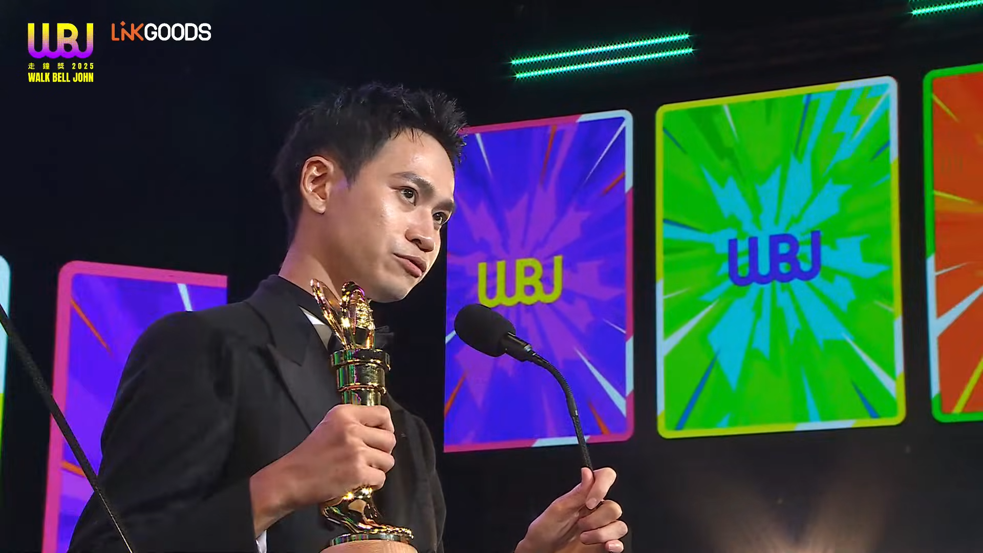 Andy老師在打造2個200萬頻道後首度獲頒走鐘獎。（翻攝自走鐘獎YouTube直播）