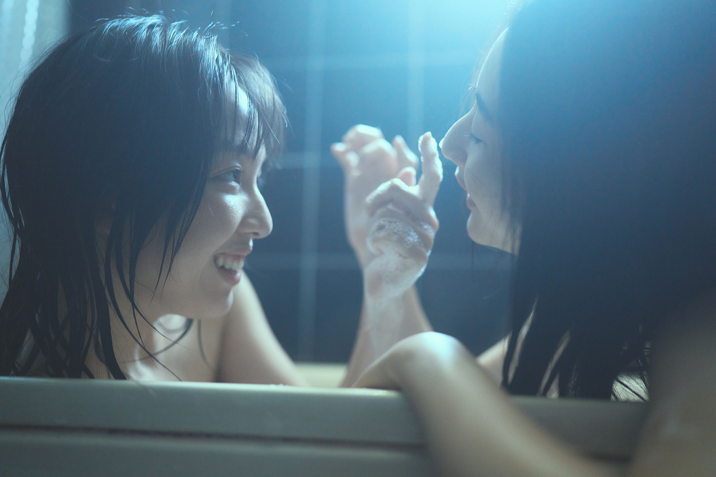 王渝萱（左）、李沐（右）分別飾演少年版吳可熙、林依晨。（周子娛樂提供）