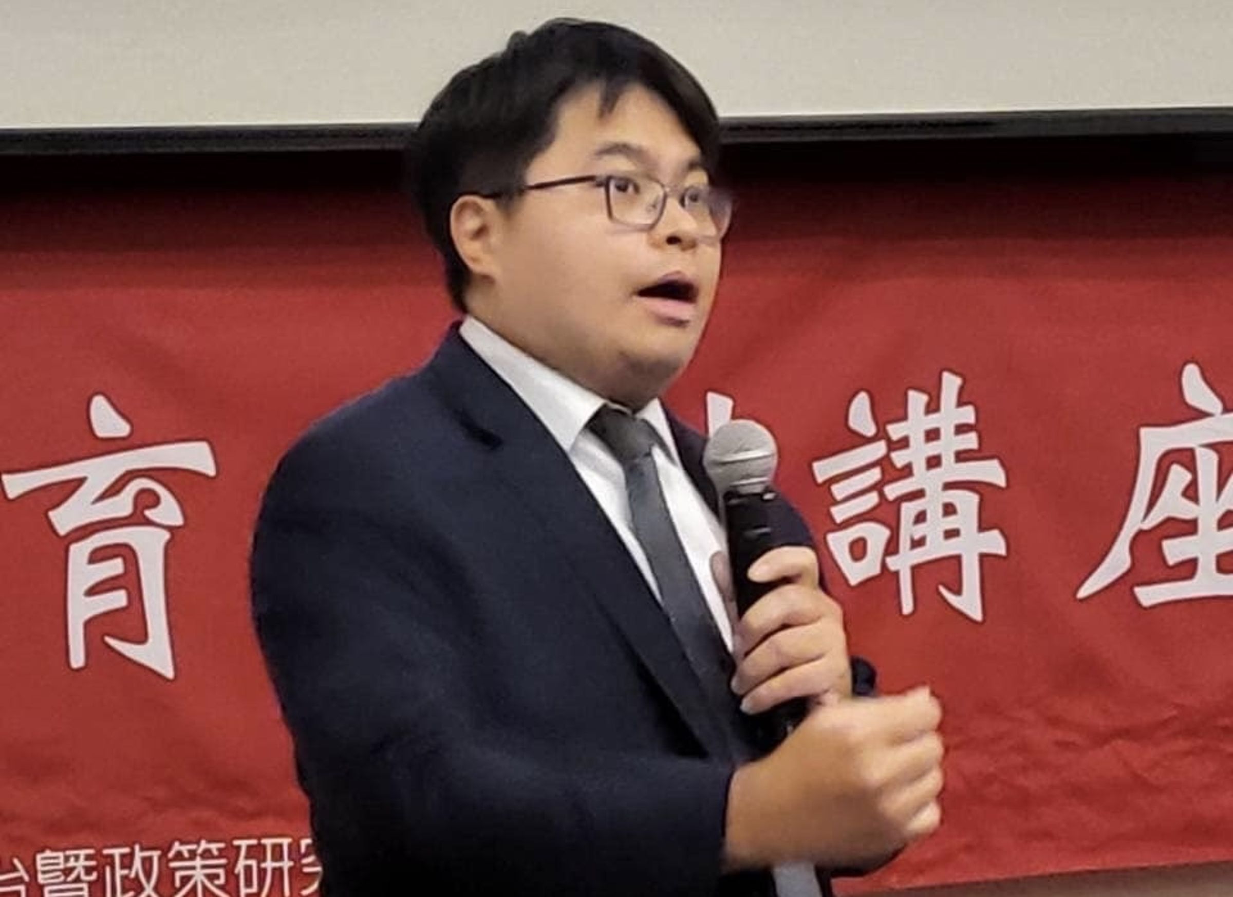 黃帝穎律師表明，TDR事件爭議不斷，須從法制上檢討改善。（翻攝律師黃帝穎臉書）