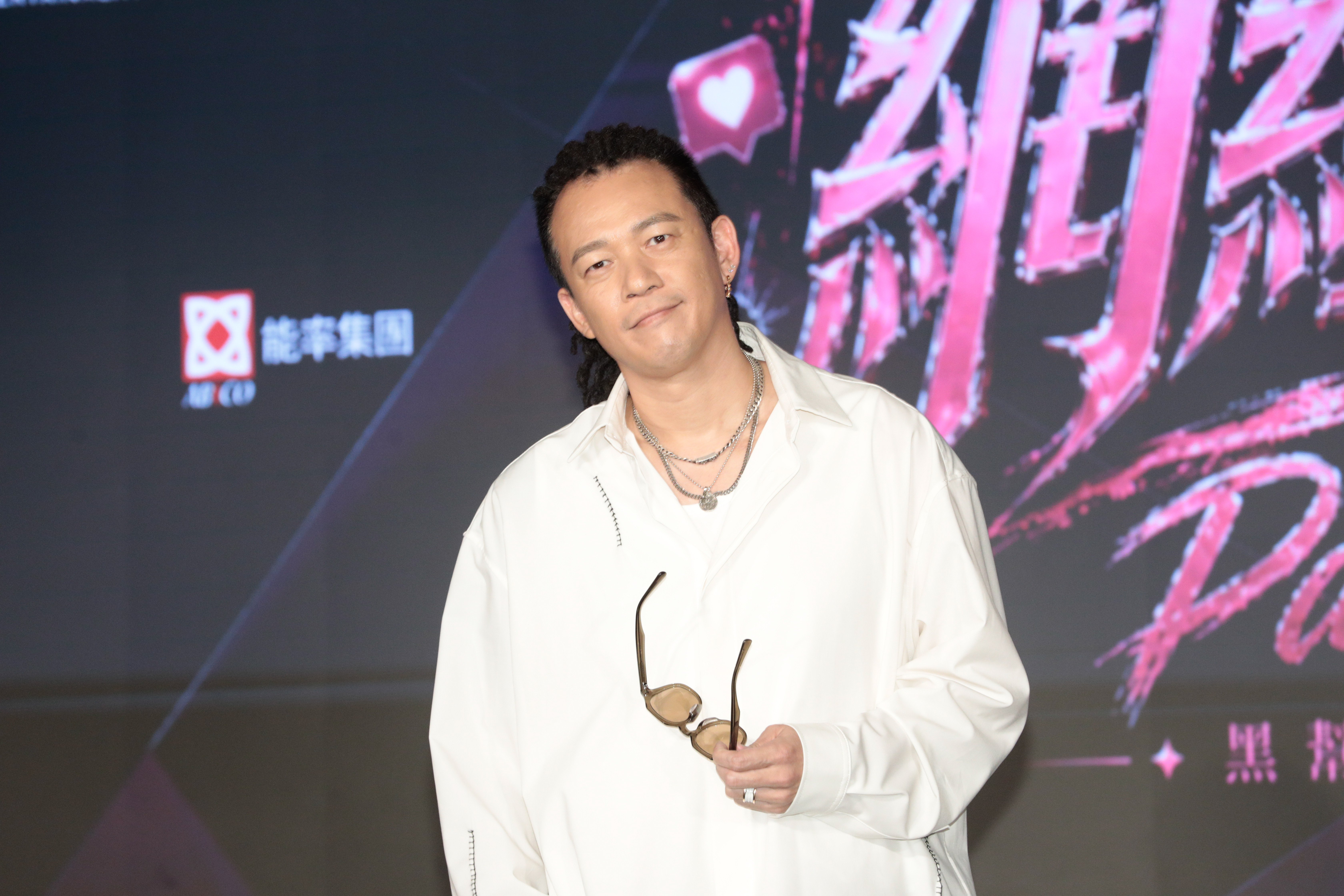 育有2子1女的白吉勝，自認女孩要富養，因此對女兒「白花油」 特別偏心，會盡量滿足她的要求。