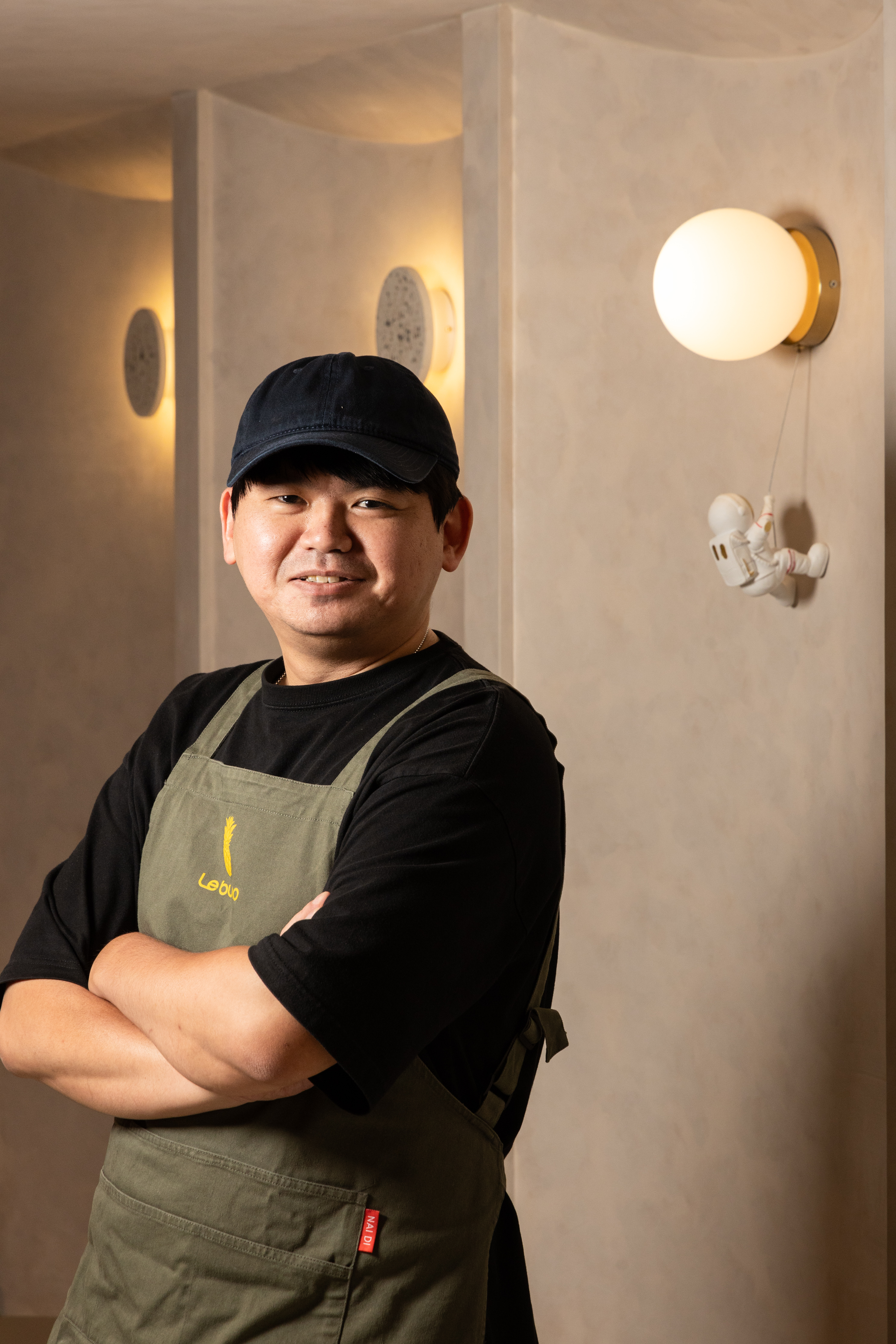 甜點師傅林叡陽原本從事西餐，因喜愛吃冰，一腳踏入甜點界。