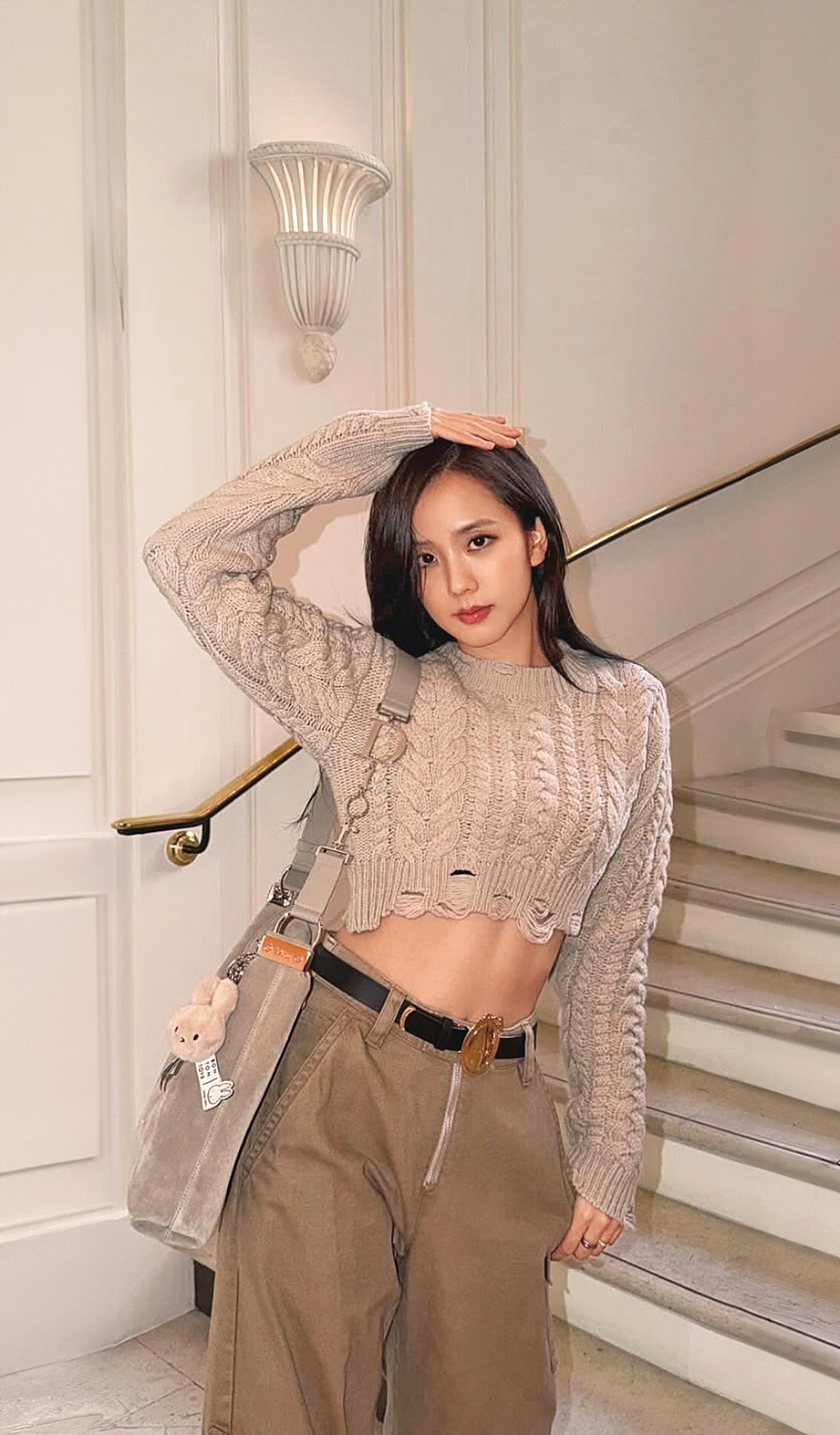 Jisoo搭配Dior 2026春夏Diorly包款。（翻攝自Jisoo IG）