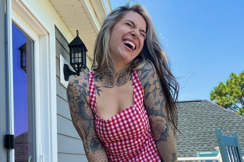 性感女模什麼都能賺！不只出售原味內衣褲，口水、指甲都能賣上千元。（翻自《每日星報》）