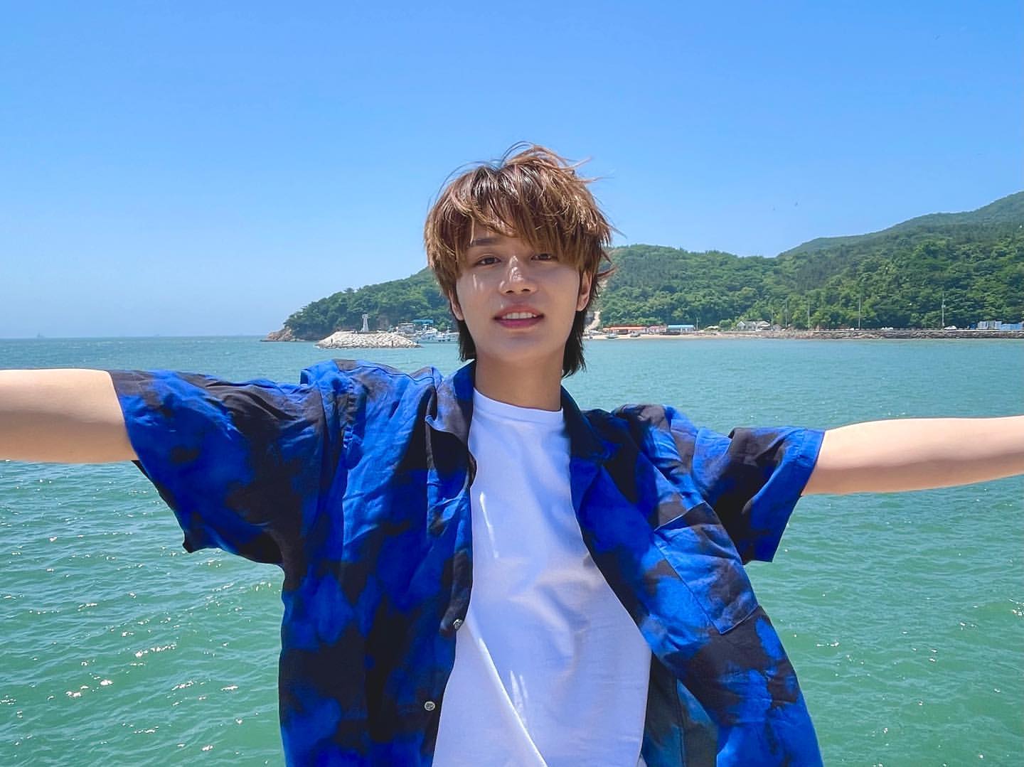 NCT主唱文泰一涉嫌性犯罪被退團，警方澄清調查與未成年同性無關。（翻攝文泰一IG）