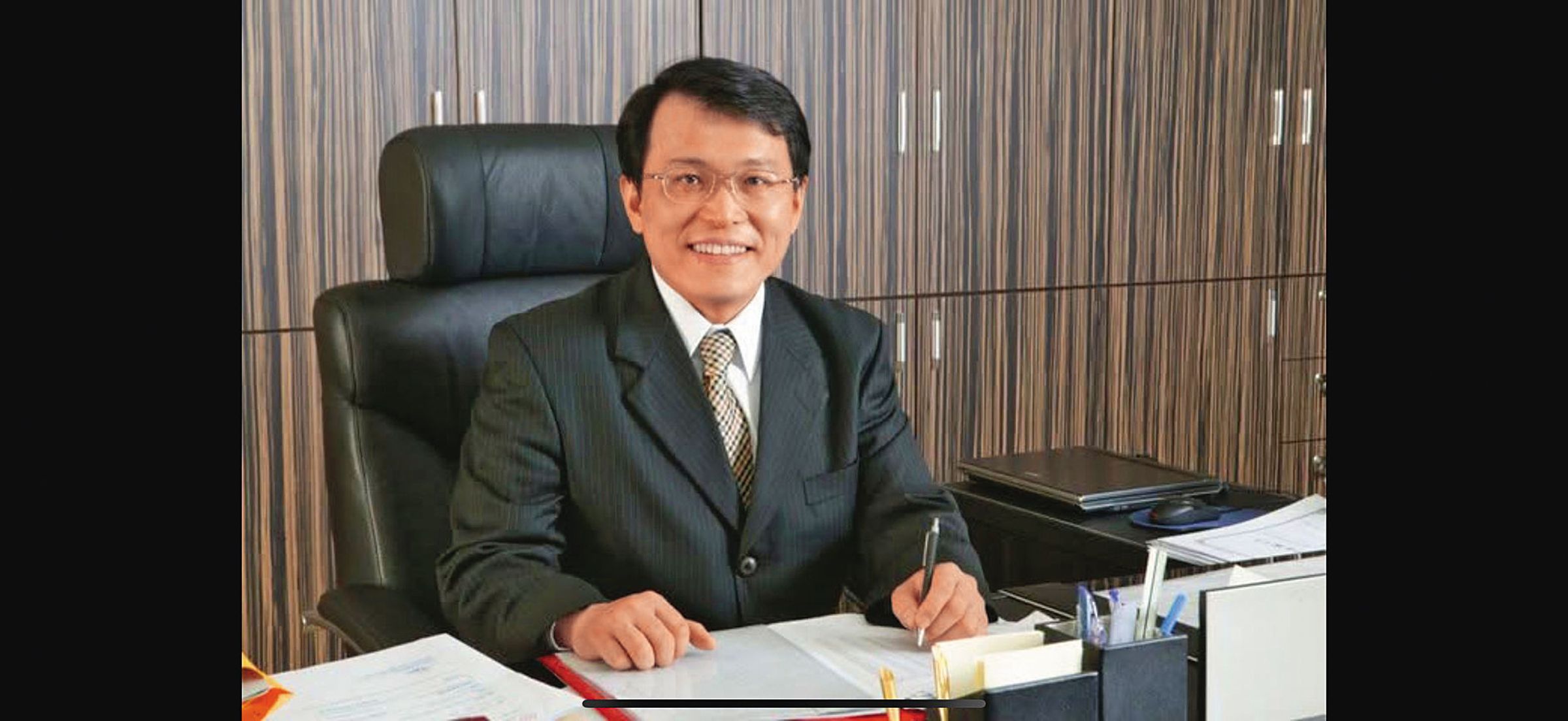 創業初期,蔡錫全的體重是83公斤,愛上跑步後瘦了15公斤。(佳元建設提供)
