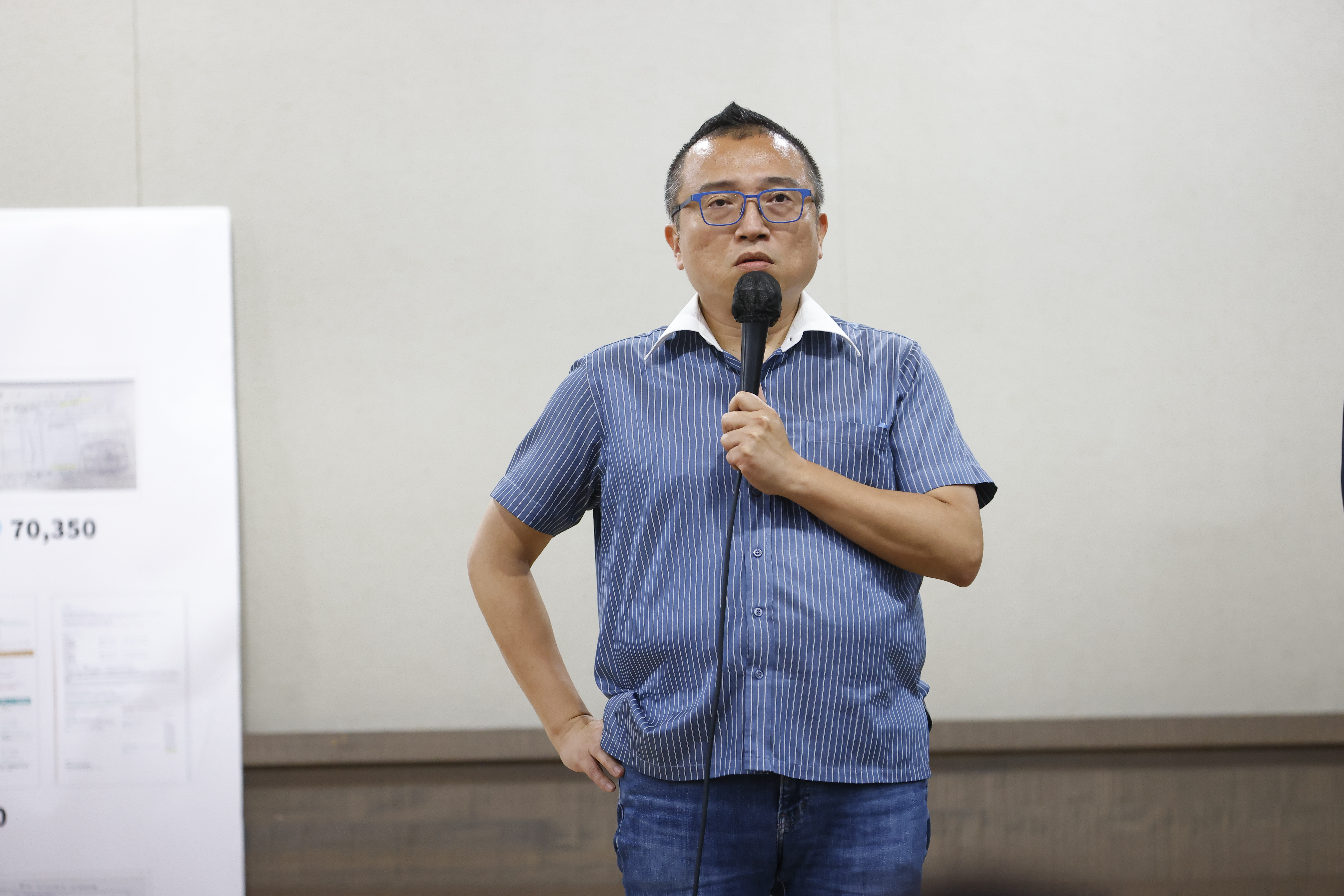 民眾黨祕書長周榆修透露，代理黨魁將由中央委員互推決定。